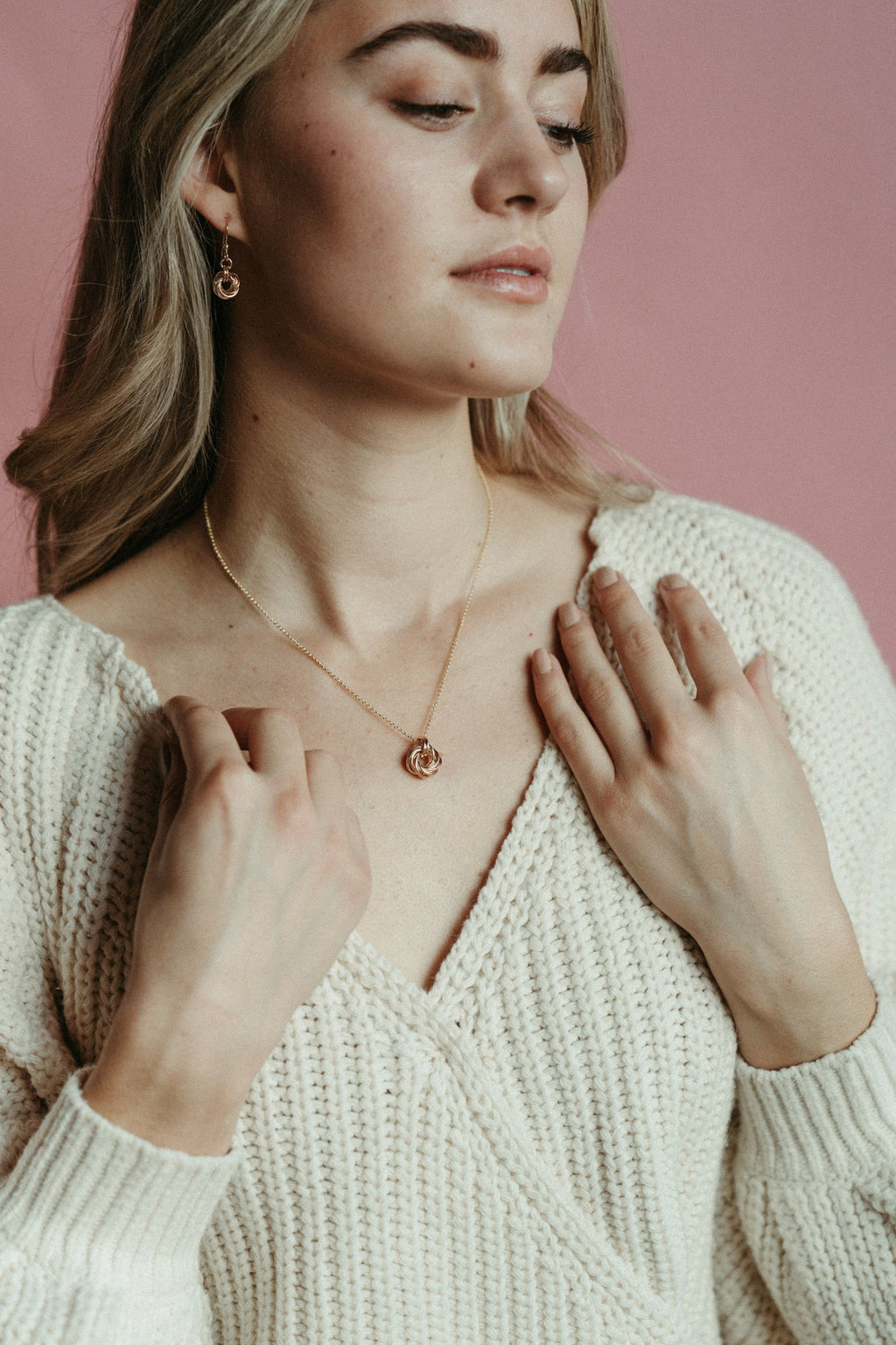 Collier nœud d'amour sans fin • Chaîne rolo remplie d'or 14 carats