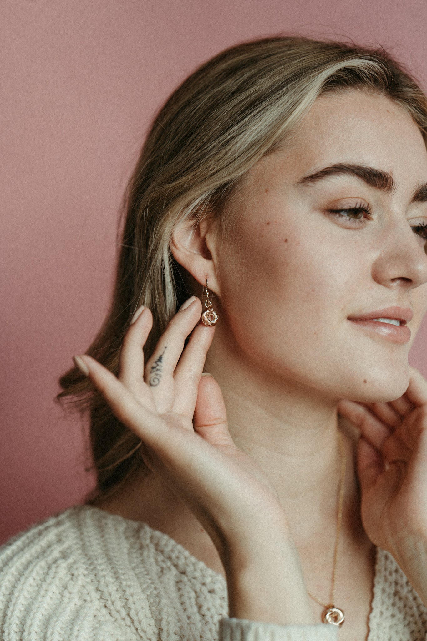 Collier nœud d'amour sans fin • Chaîne rolo remplie d'or 14 carats