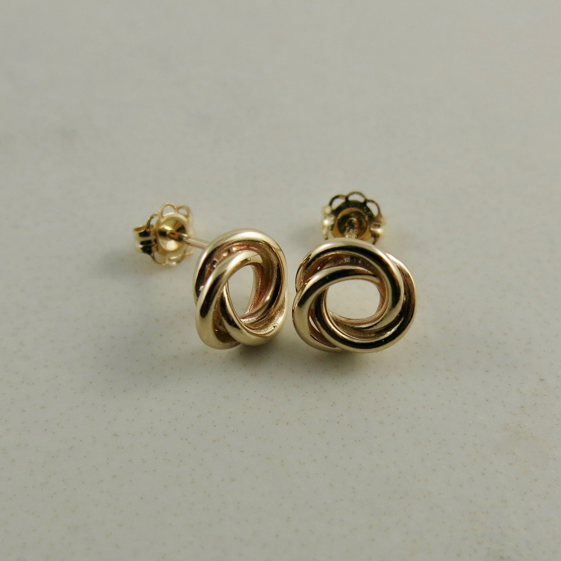 Boucles d'oreilles à tige Love Knot • Or 14 carats