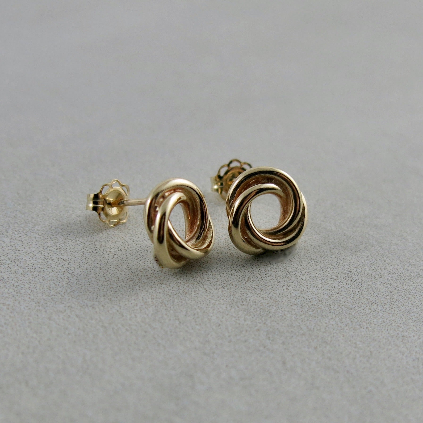 Boucles d'oreilles à tige Love Knot • Or 14 carats