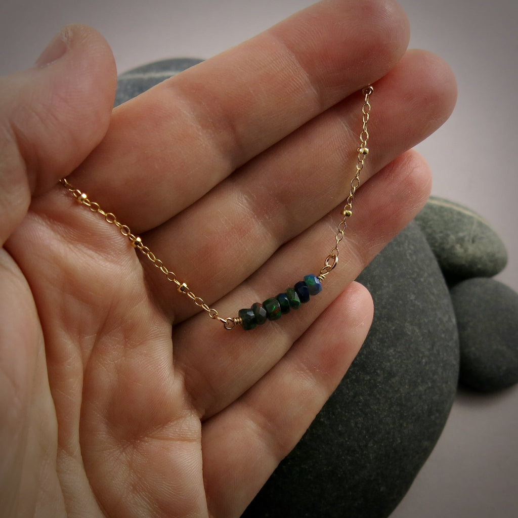 Collier chaîne satellite en or avec opale noire • Chaîne en or rempli 14 carats