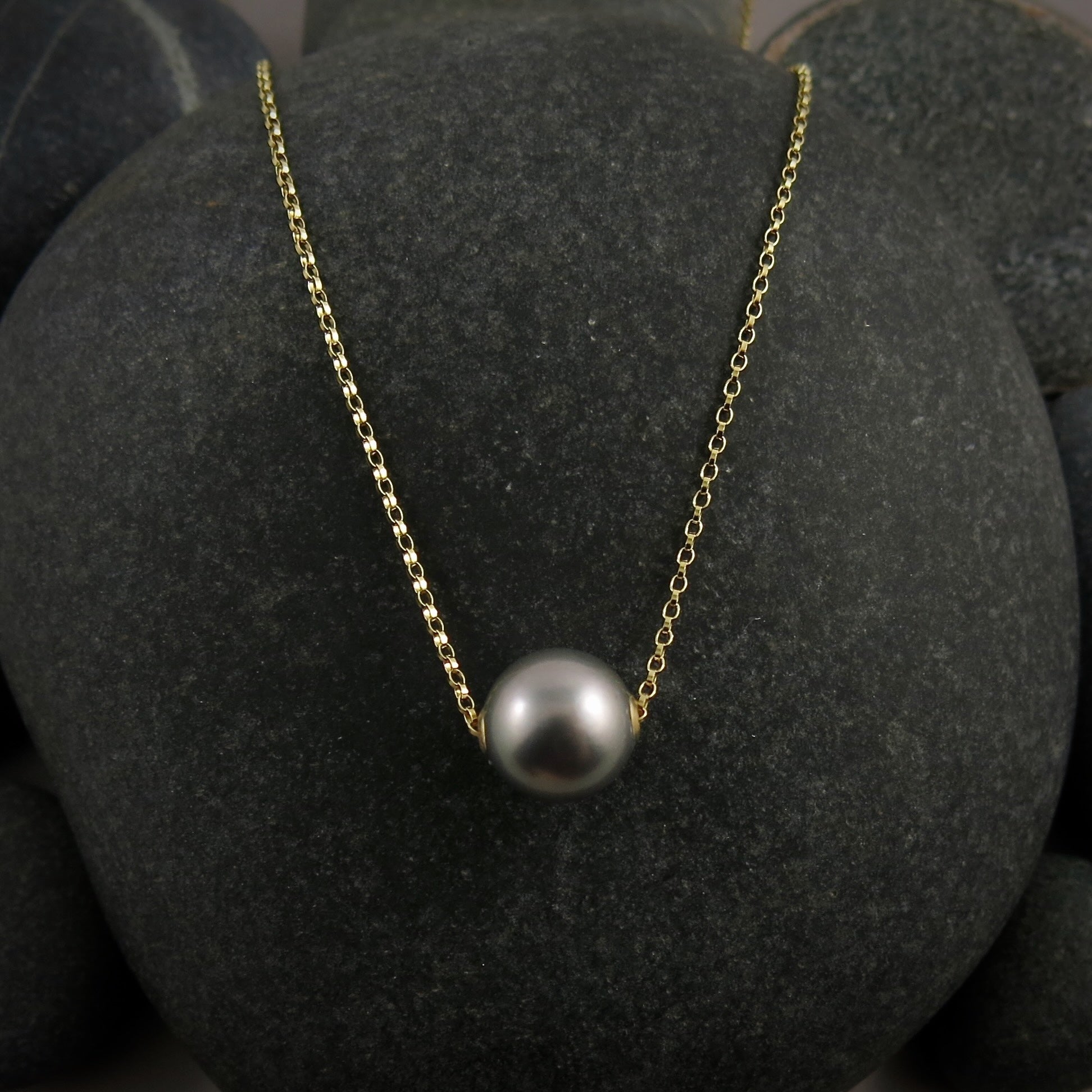 Collier coulissant en perles de Tahiti grises • Chaîne en or rempli 14 carats