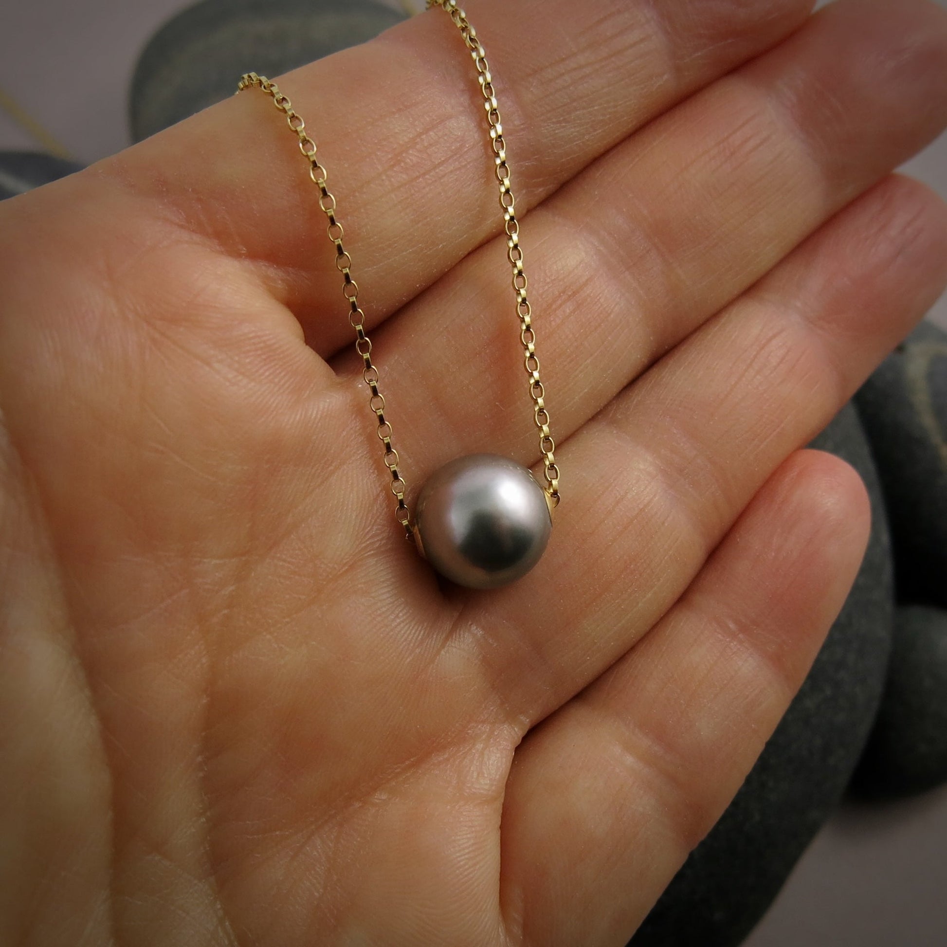 Collier coulissant en perles de Tahiti grises • Chaîne en or rempli 14 carats