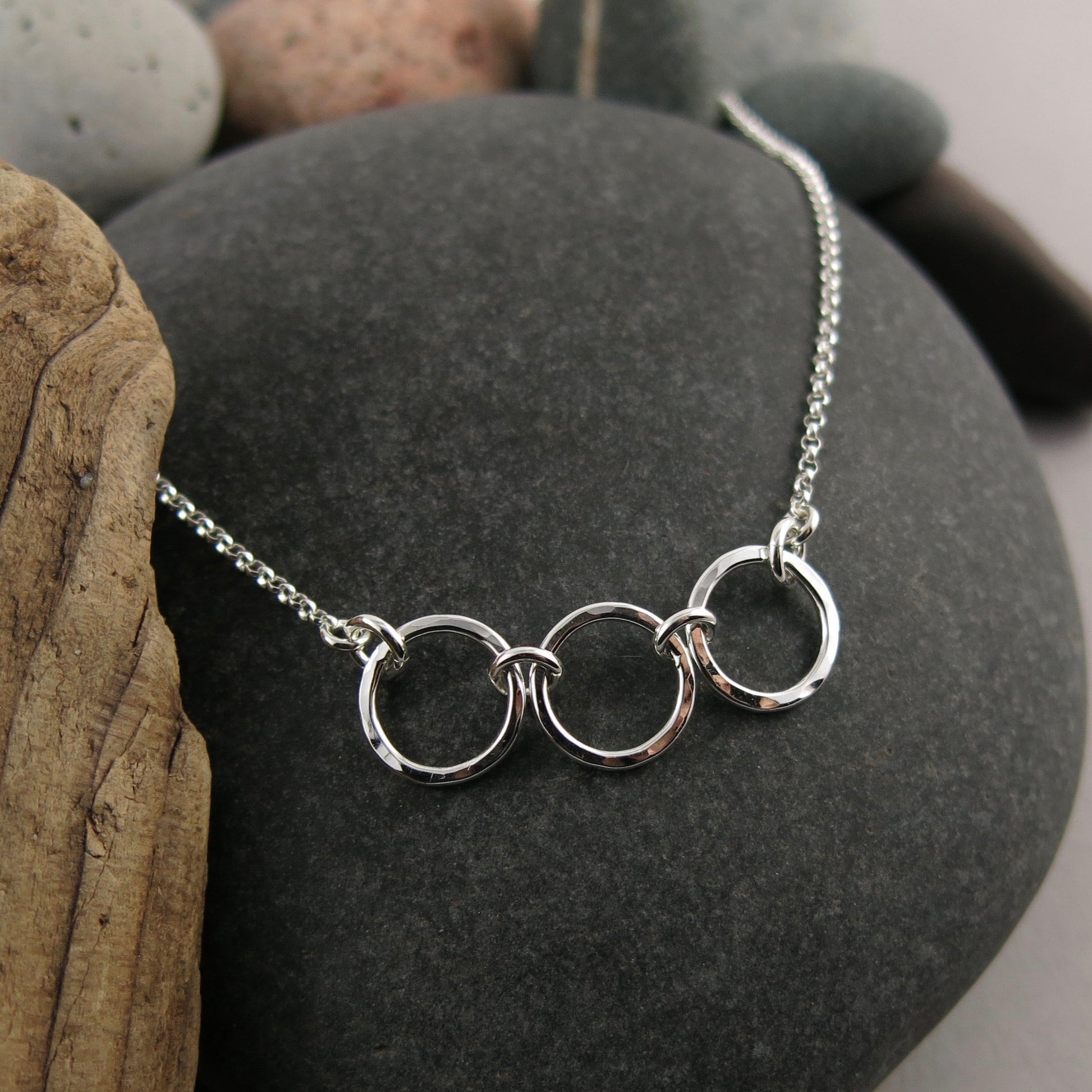Collier Breathe Trio • Argent sterling texturé martelé avec chaîne Rolo