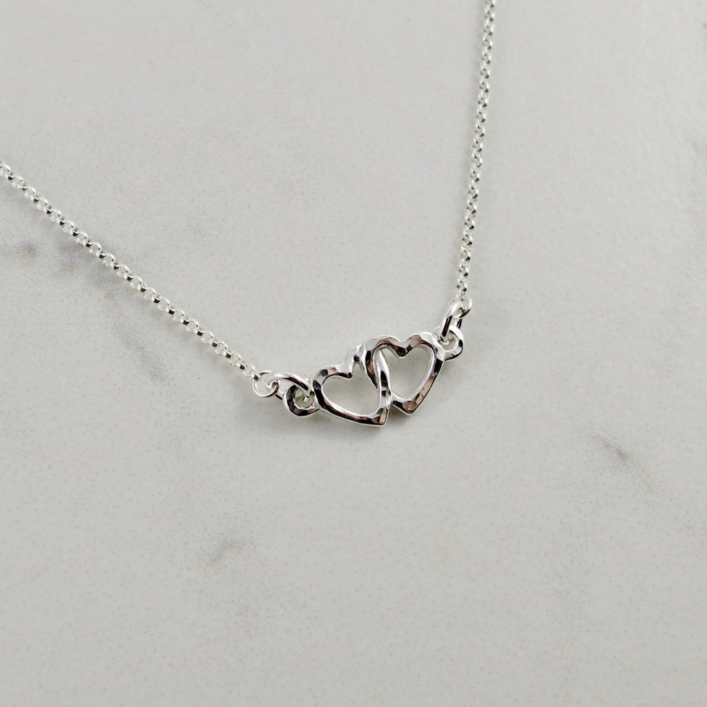 Collier Hearts Embrace • Argent sterling