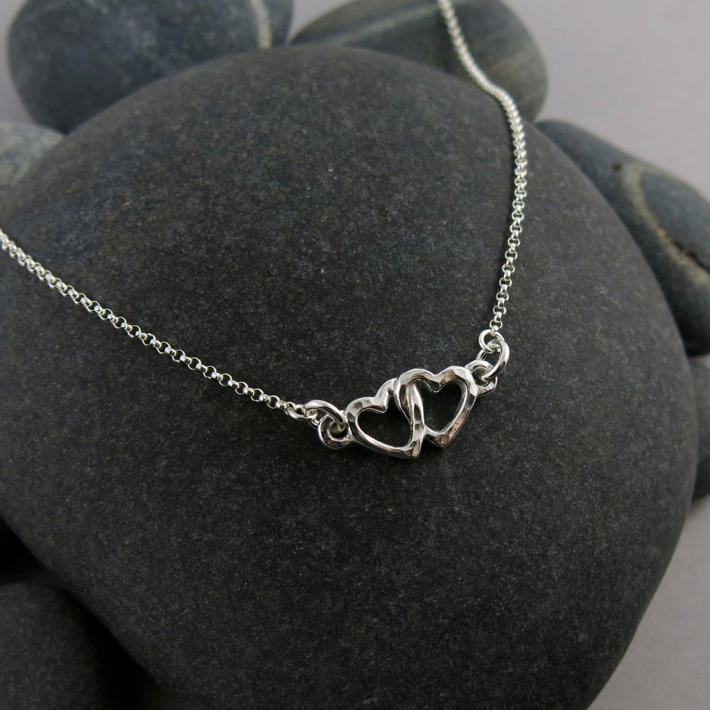 Collier Hearts Embrace • Argent sterling