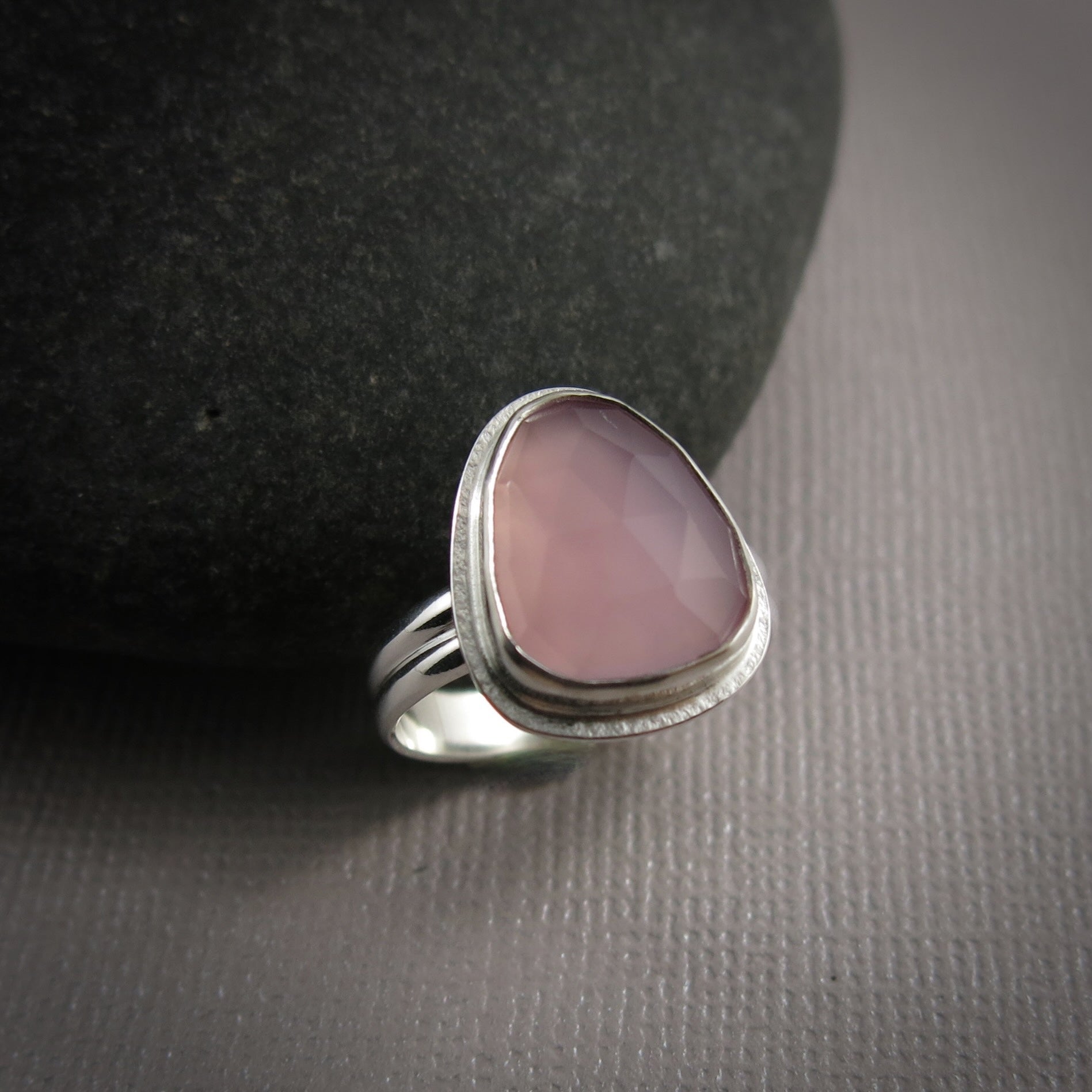 Bague en calcédoine lavande taille rose • Argent sterling • Taille 7