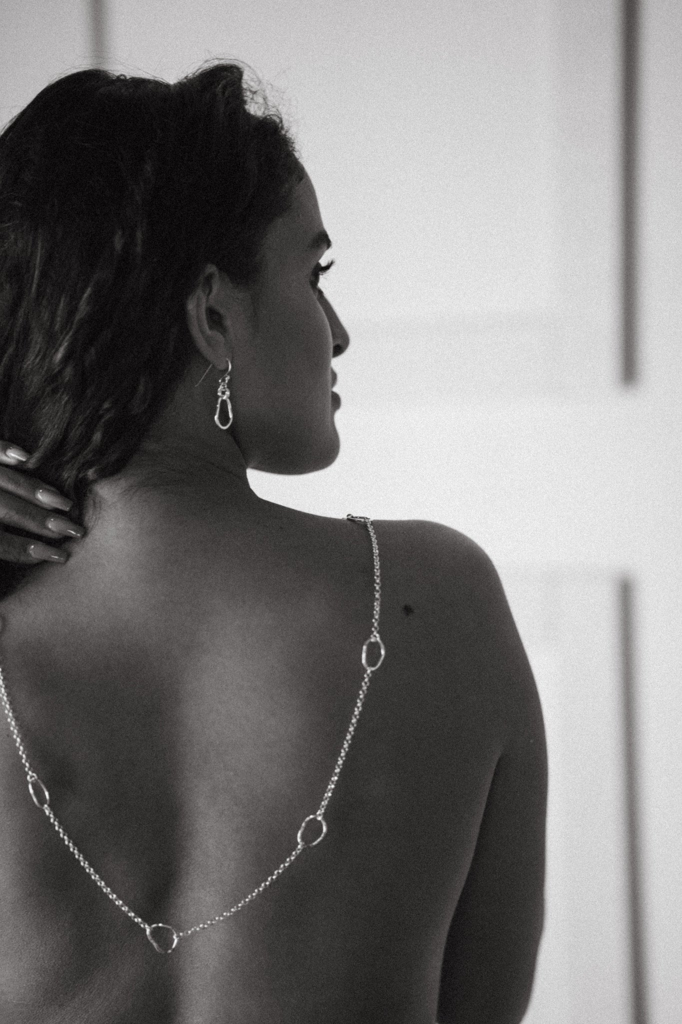 Petites boucles d'oreilles Coast • Pendantes en argent sterling organique texturé à forme libre