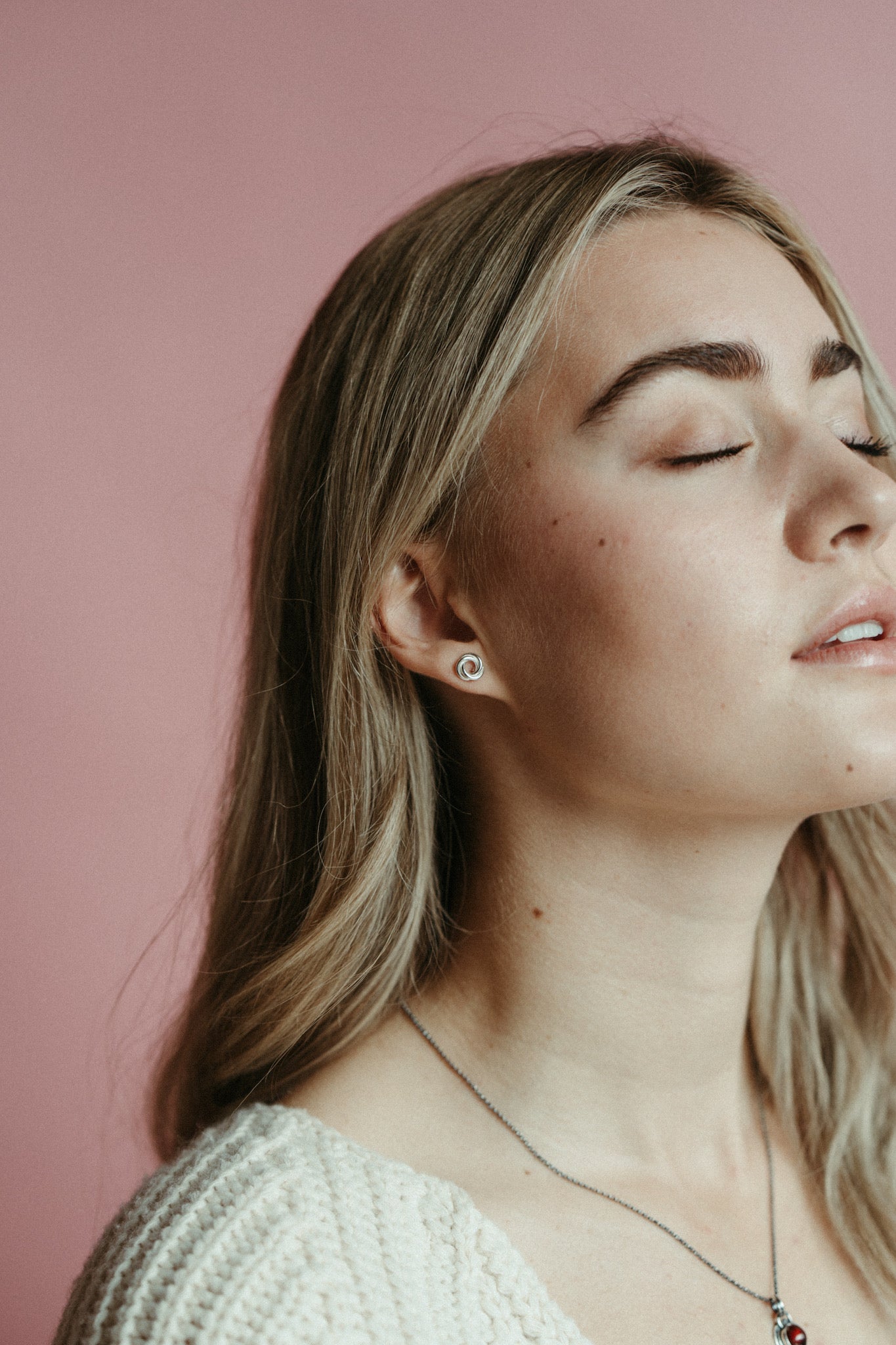 Boucles d'oreilles à tige Love Knot • Argent sterling