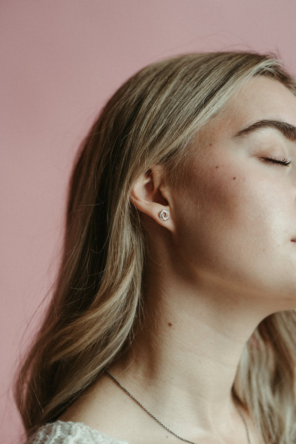 Boucles d'oreilles à tige Love Knot • Argent sterling