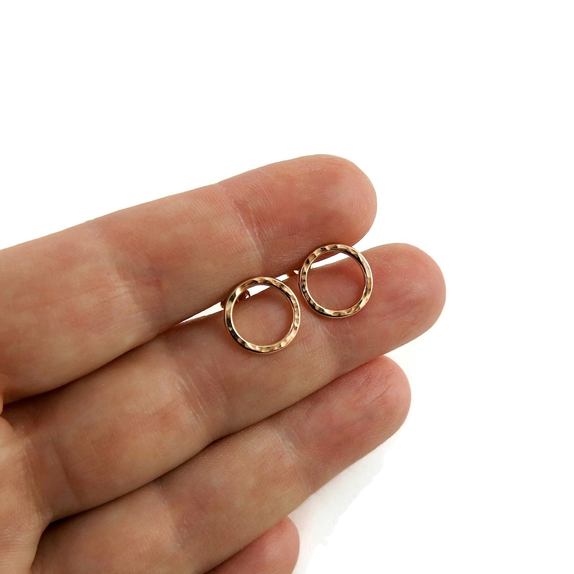 Clous d'oreilles Gold Breathe • Boucles d'oreilles à tige minimalistes en or 14 carats