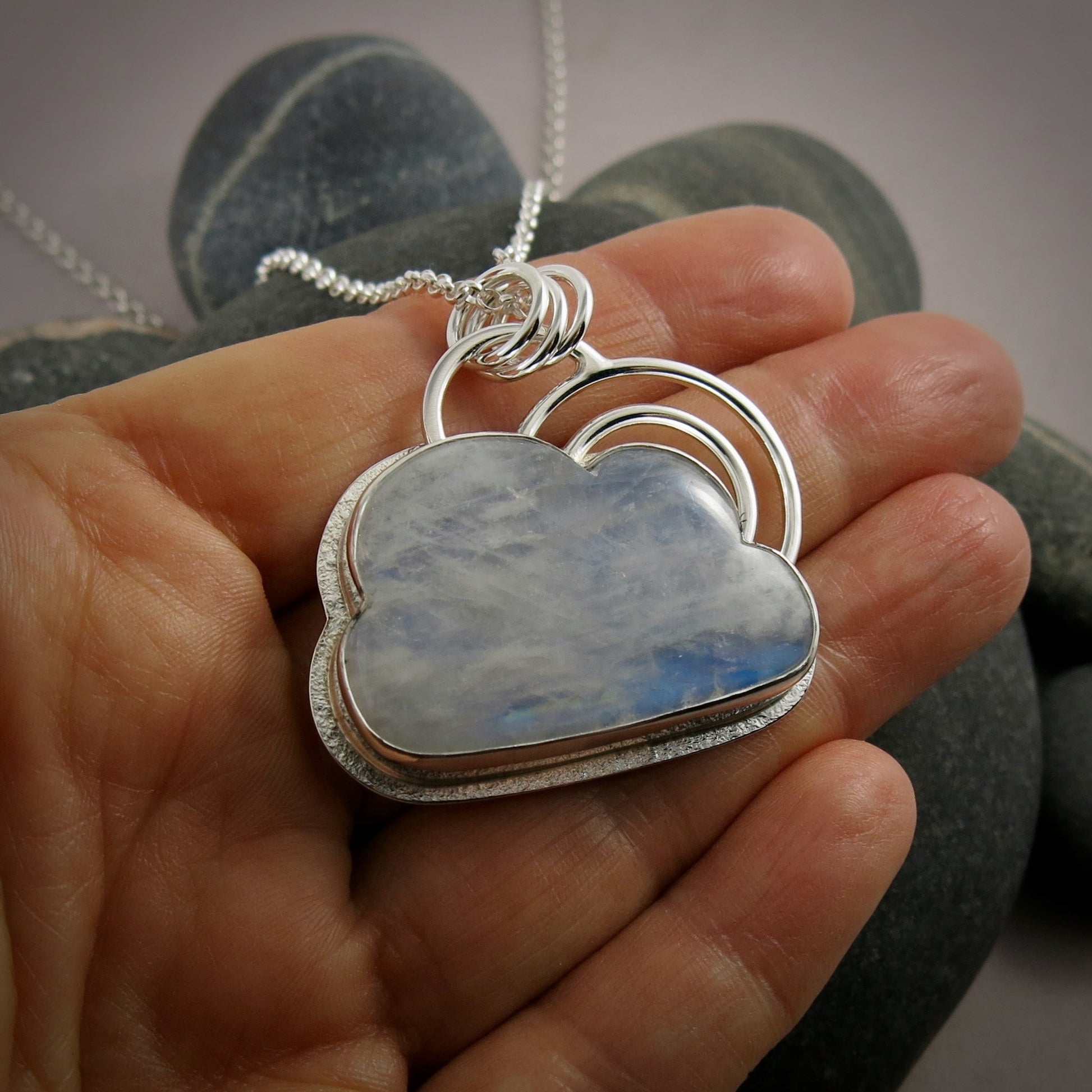 Collier Nuage Silver Linings • Pierre précieuse Nuage en Pierre de Lune Arc-en-ciel en Argent Sterling