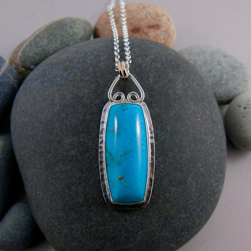 Collier exquis en turquoise Nacozari en argent avec détails en or