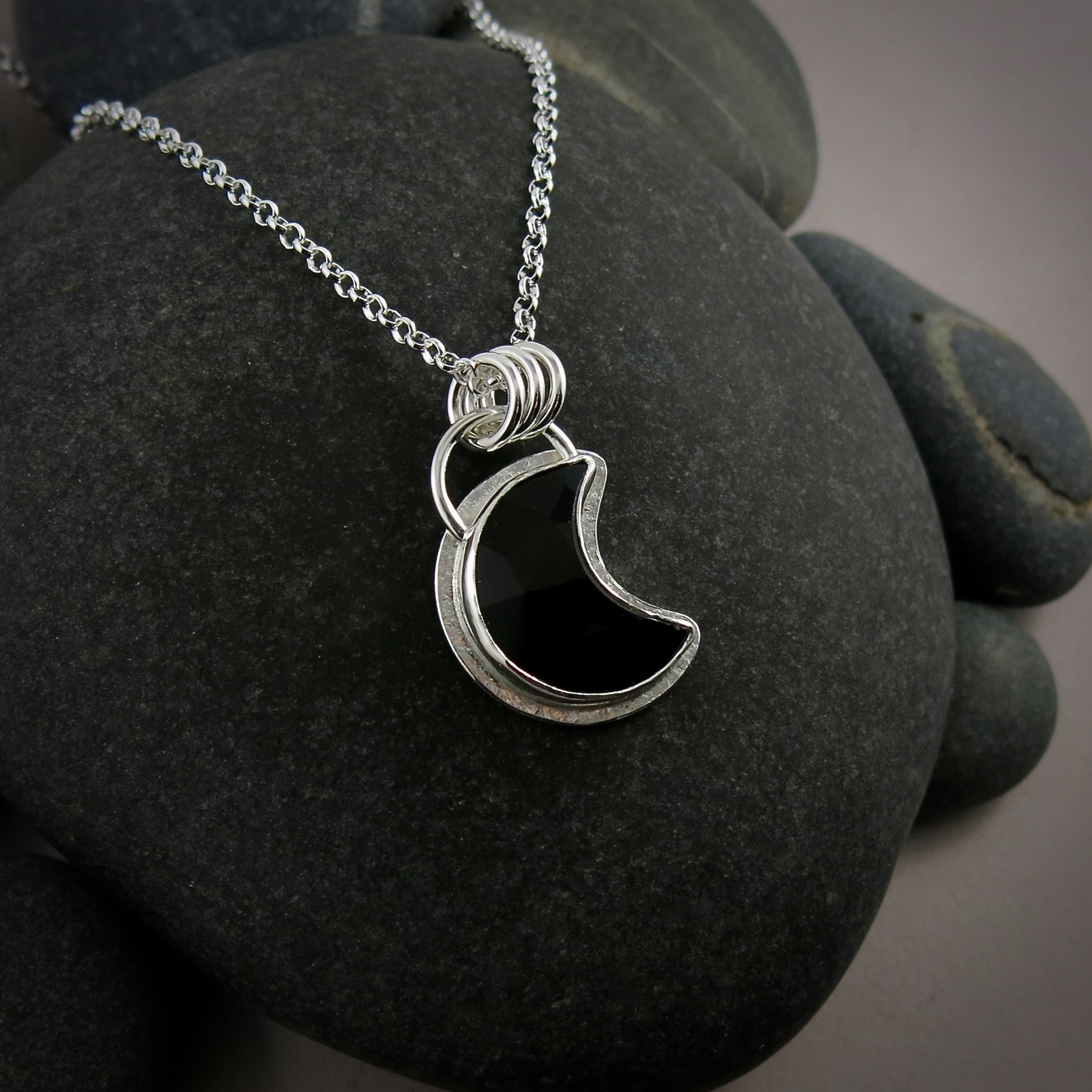 Collier Lune Noire • Croissant de Lune Onyx en Argent Sterling