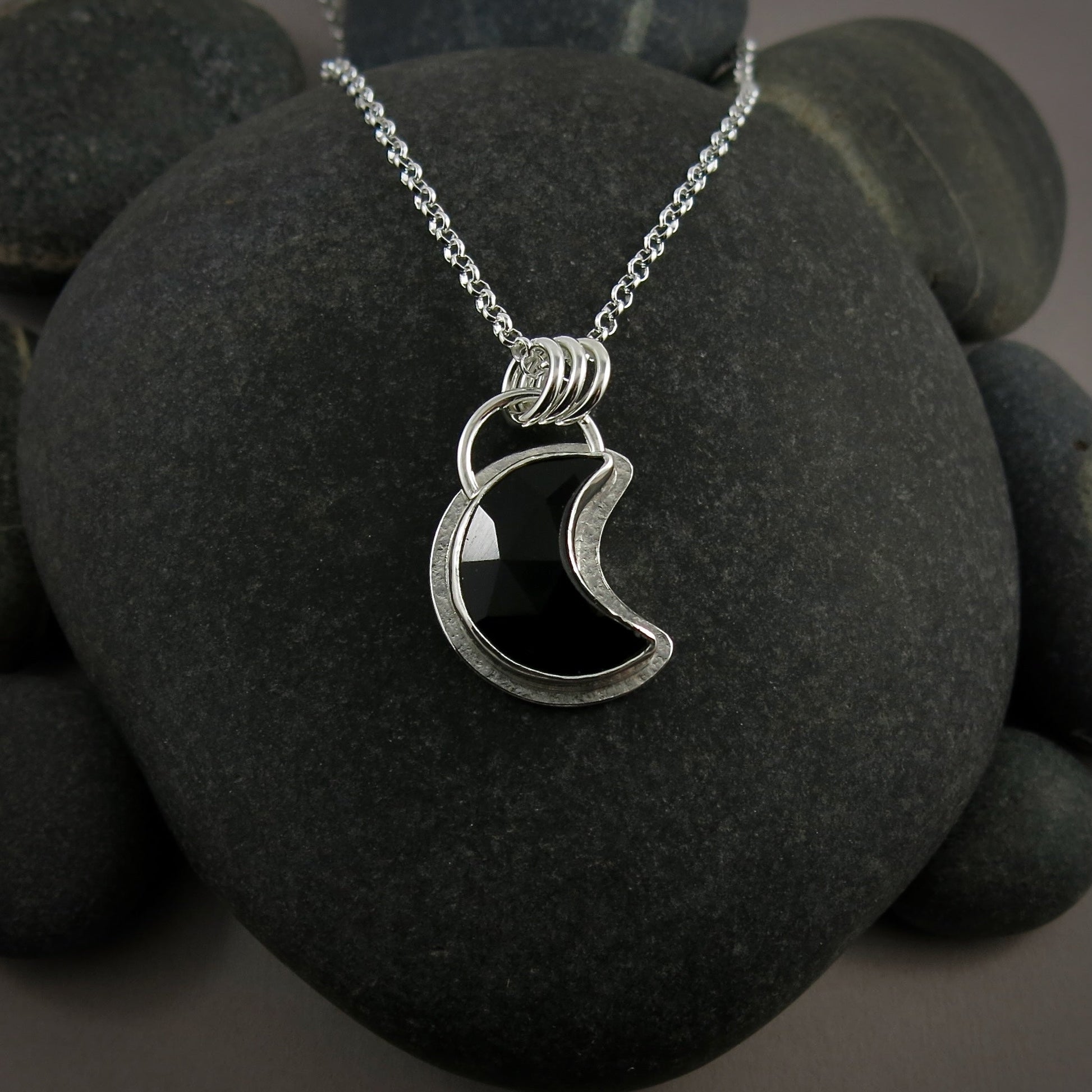 Collier Lune Noire • Croissant de Lune Onyx en Argent Sterling