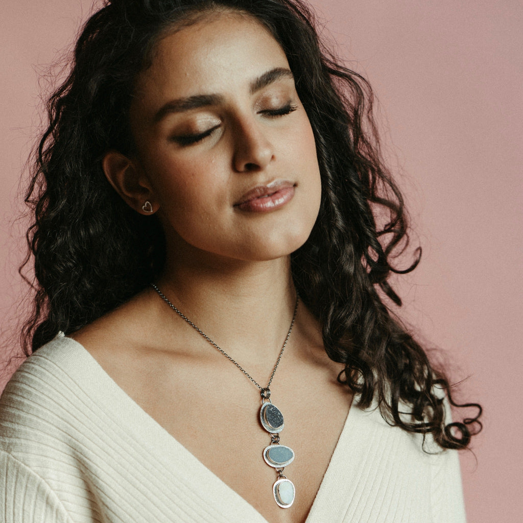 Boucles d'oreilles à tige en forme de cœur ouvert • Argent sterling