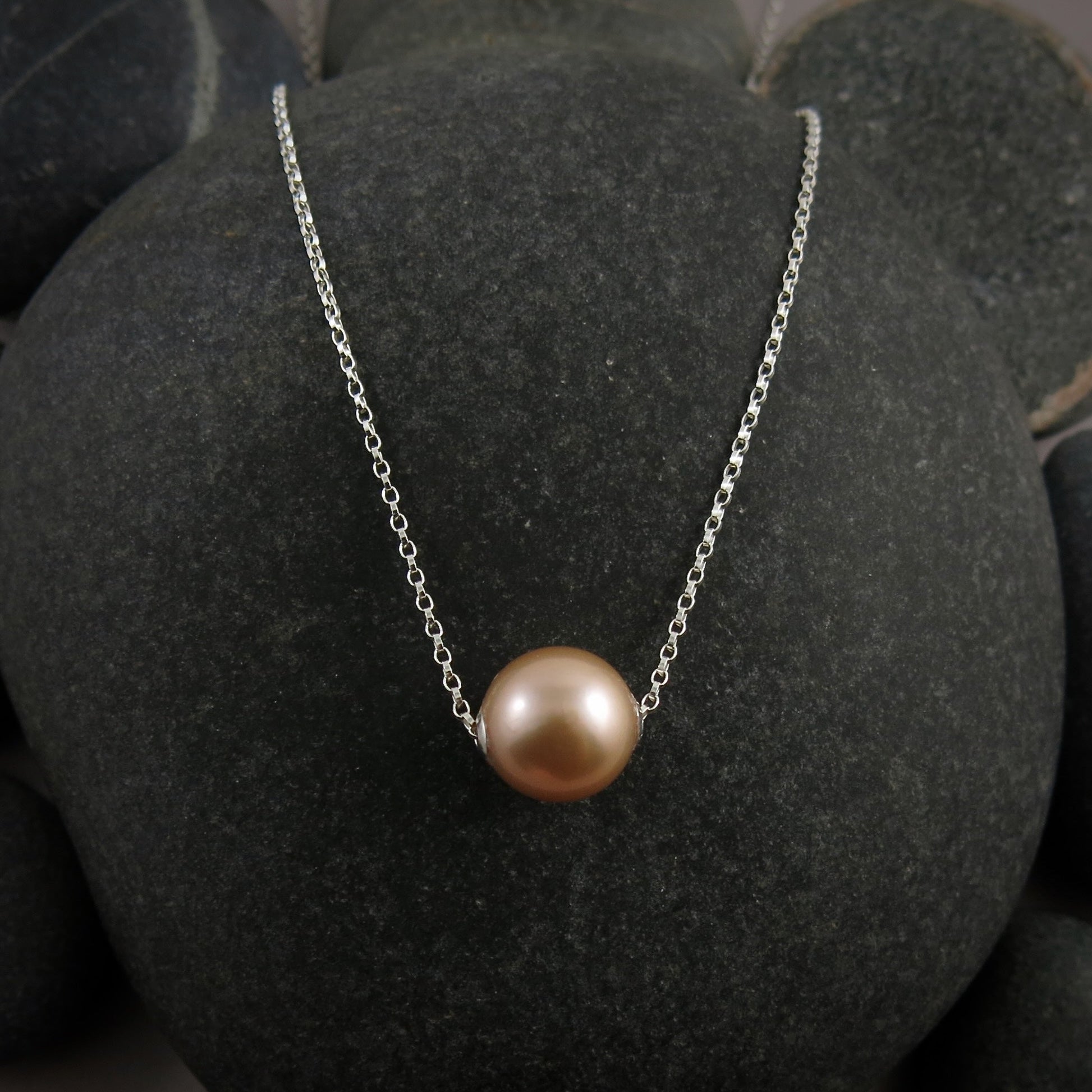 Collier coulissant en perles Edison rose pêche • Chaîne en or rempli 14 carats ou en argent sterling