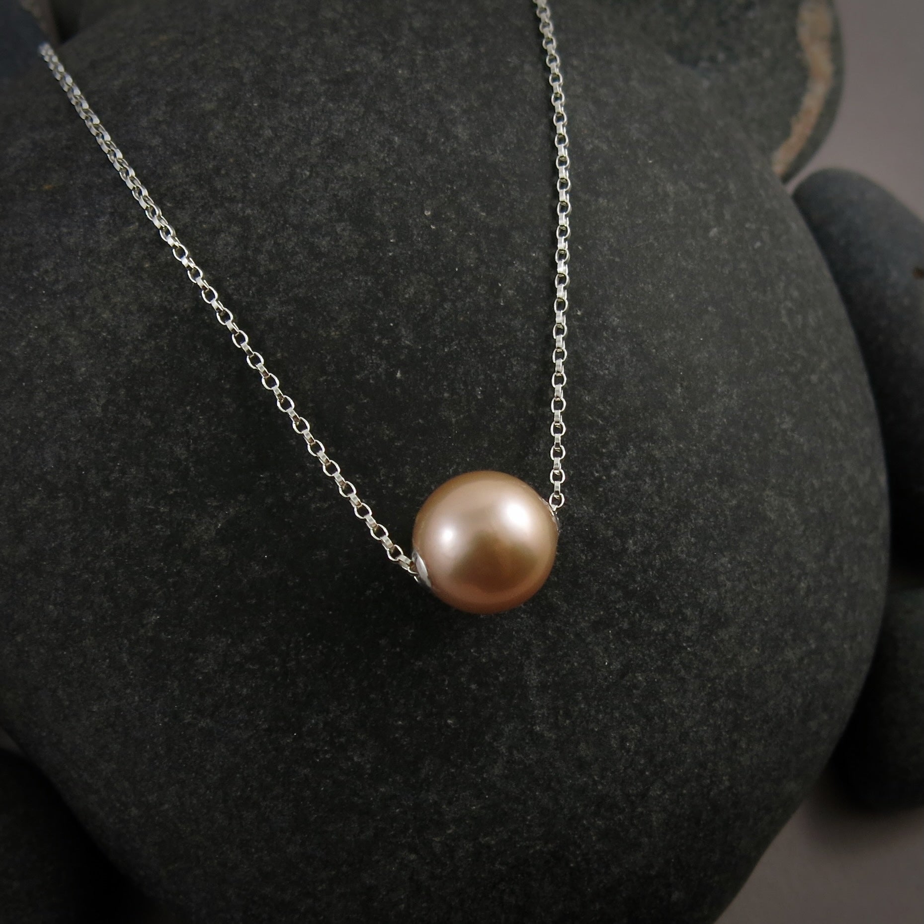 Collier coulissant en perles Edison rose pêche • Chaîne en or rempli 14 carats ou en argent sterling