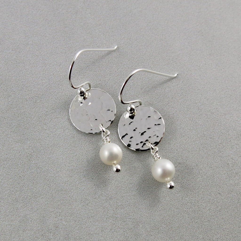 Boucles d'oreilles Pearl Moondrop • Perles d'eau douce blanches et argent sterling