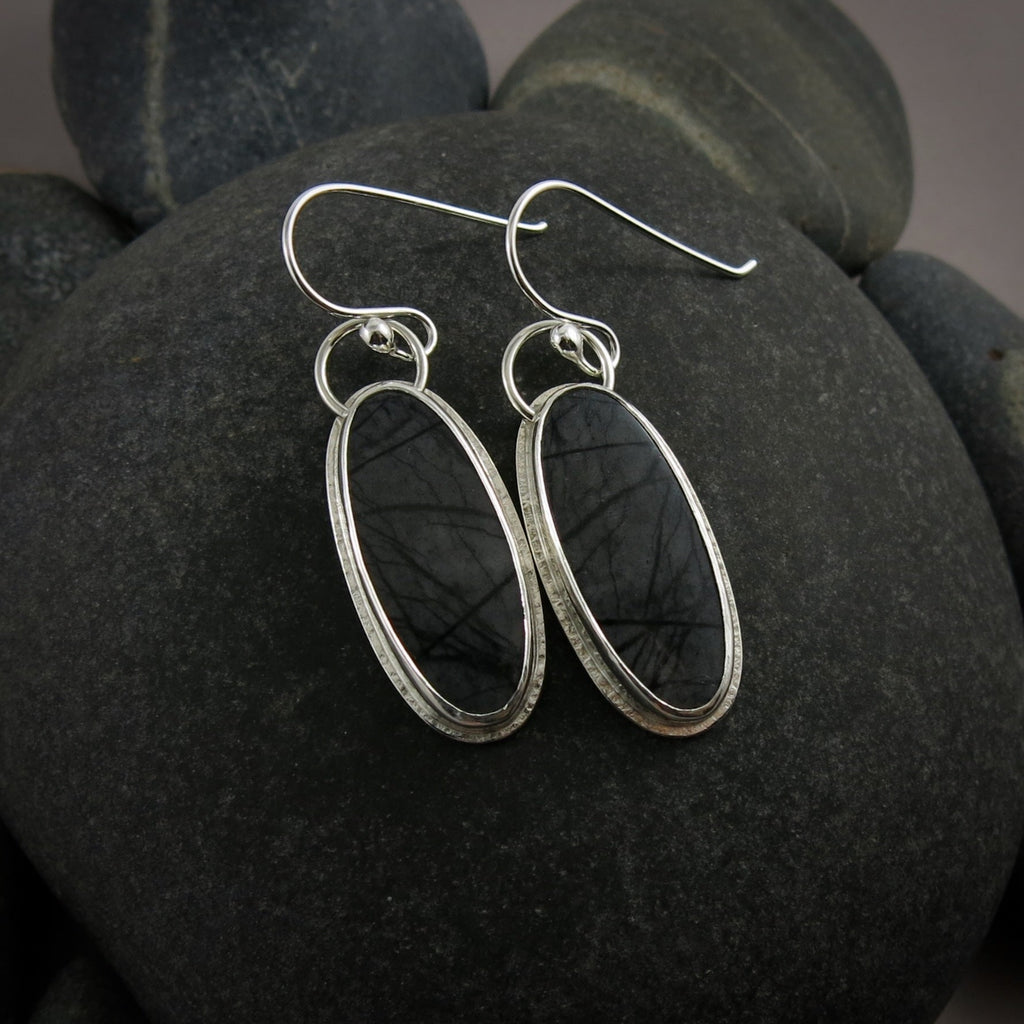 Boucles d'oreilles en jaspe Picasso noir et anthracite • Argent sterling