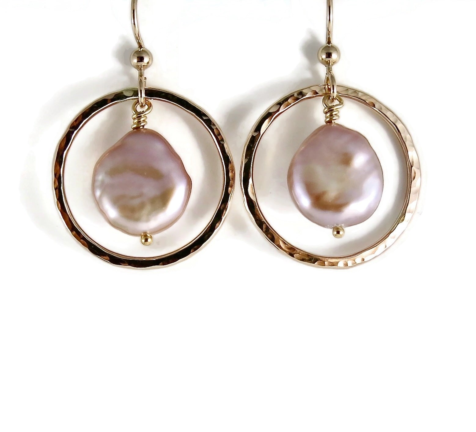 Boucles d'oreilles en perles roses • Or rempli 14 carats