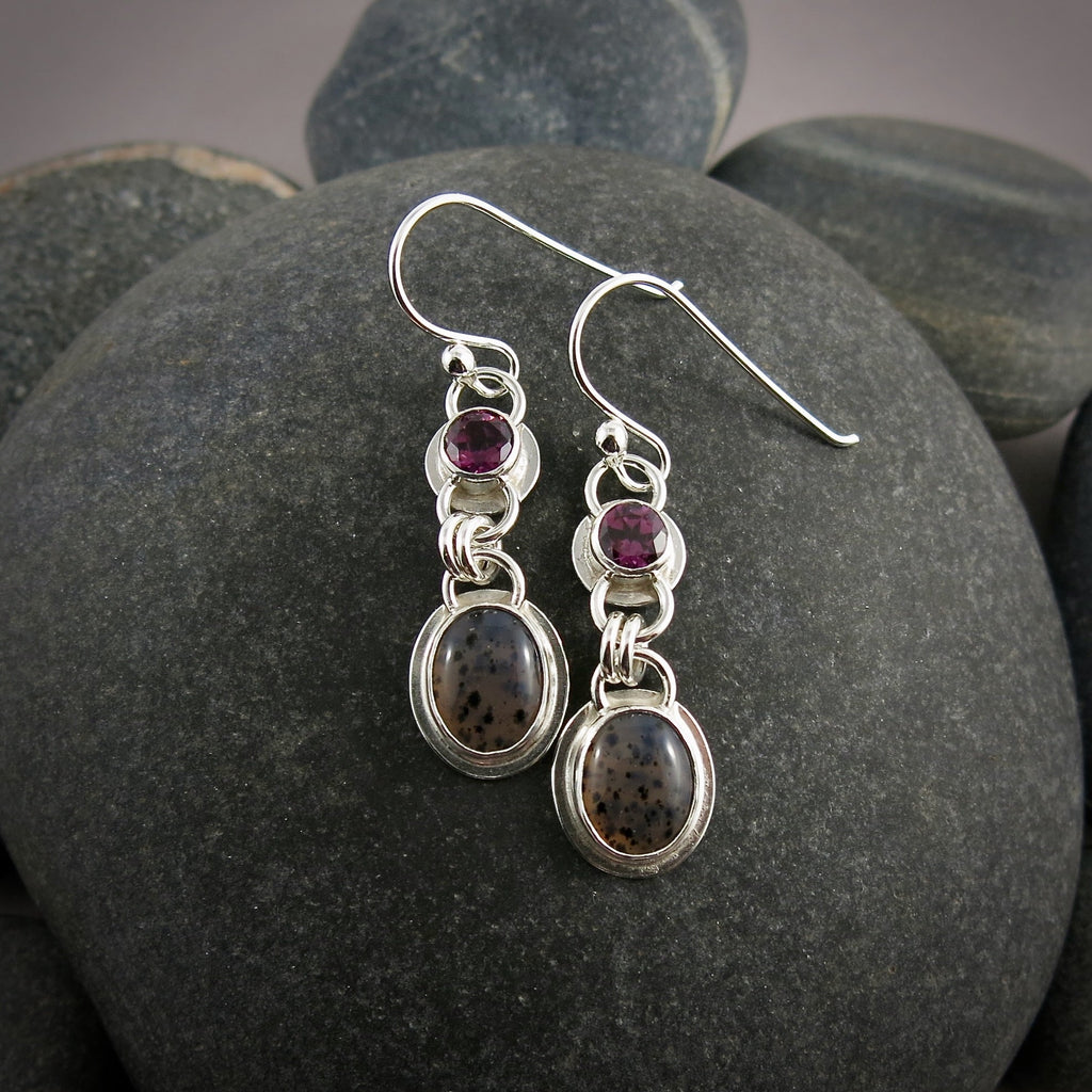 Boucles d'oreilles en agate du Montana et grenat rhodolite • Argent sterling • Collection Scenic Wonders