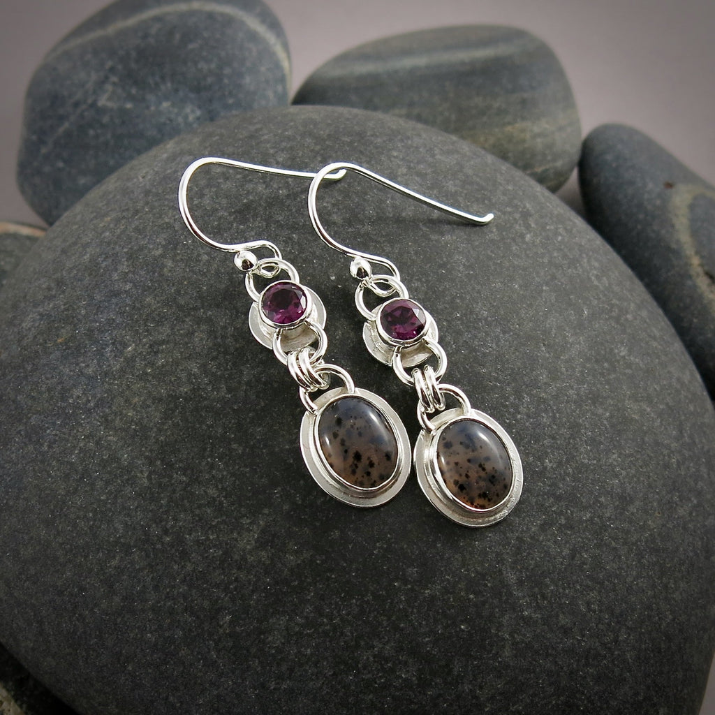Boucles d'oreilles en agate du Montana et grenat rhodolite • Argent sterling • Collection Scenic Wonders