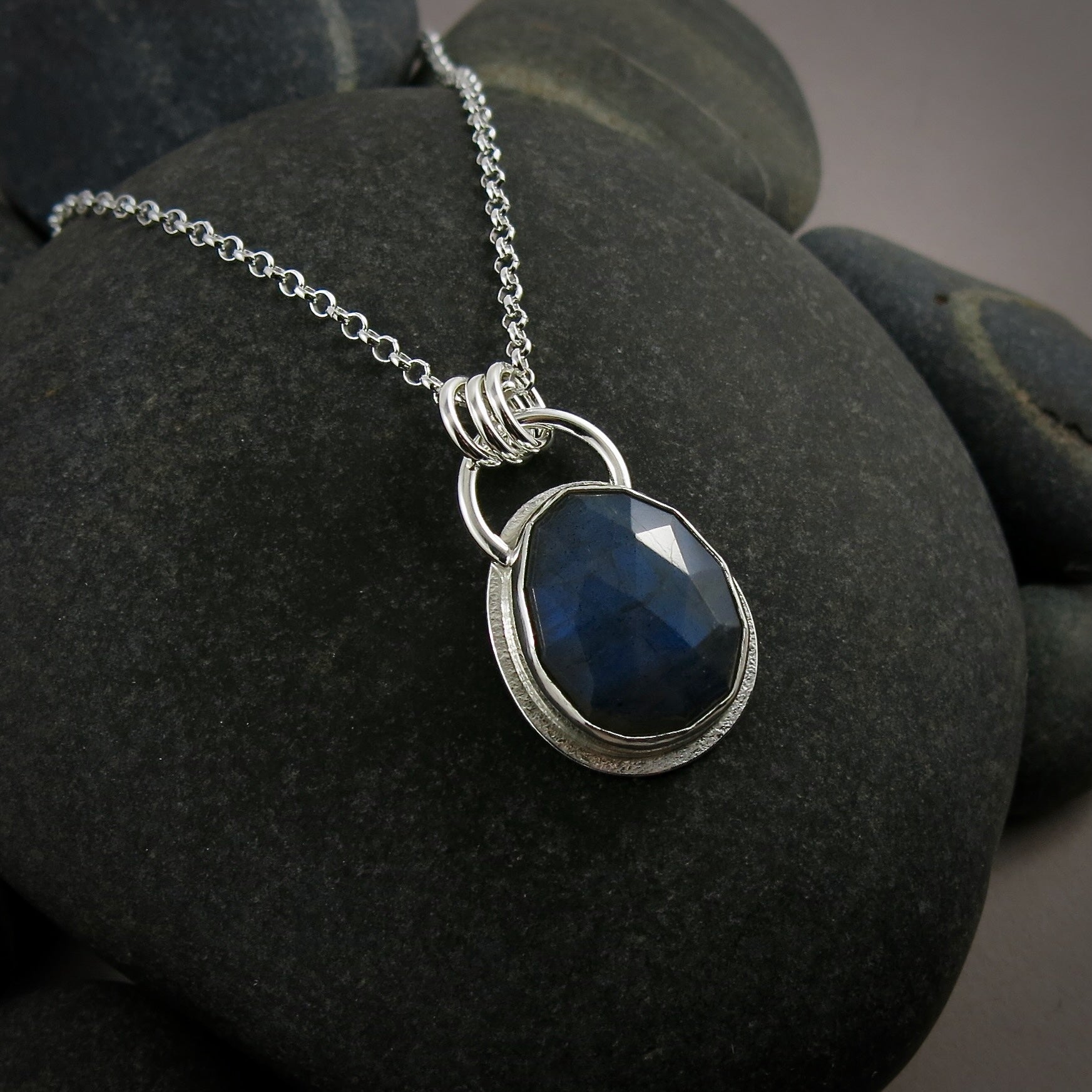 Collier en labradorite taille rose • Argent sterling