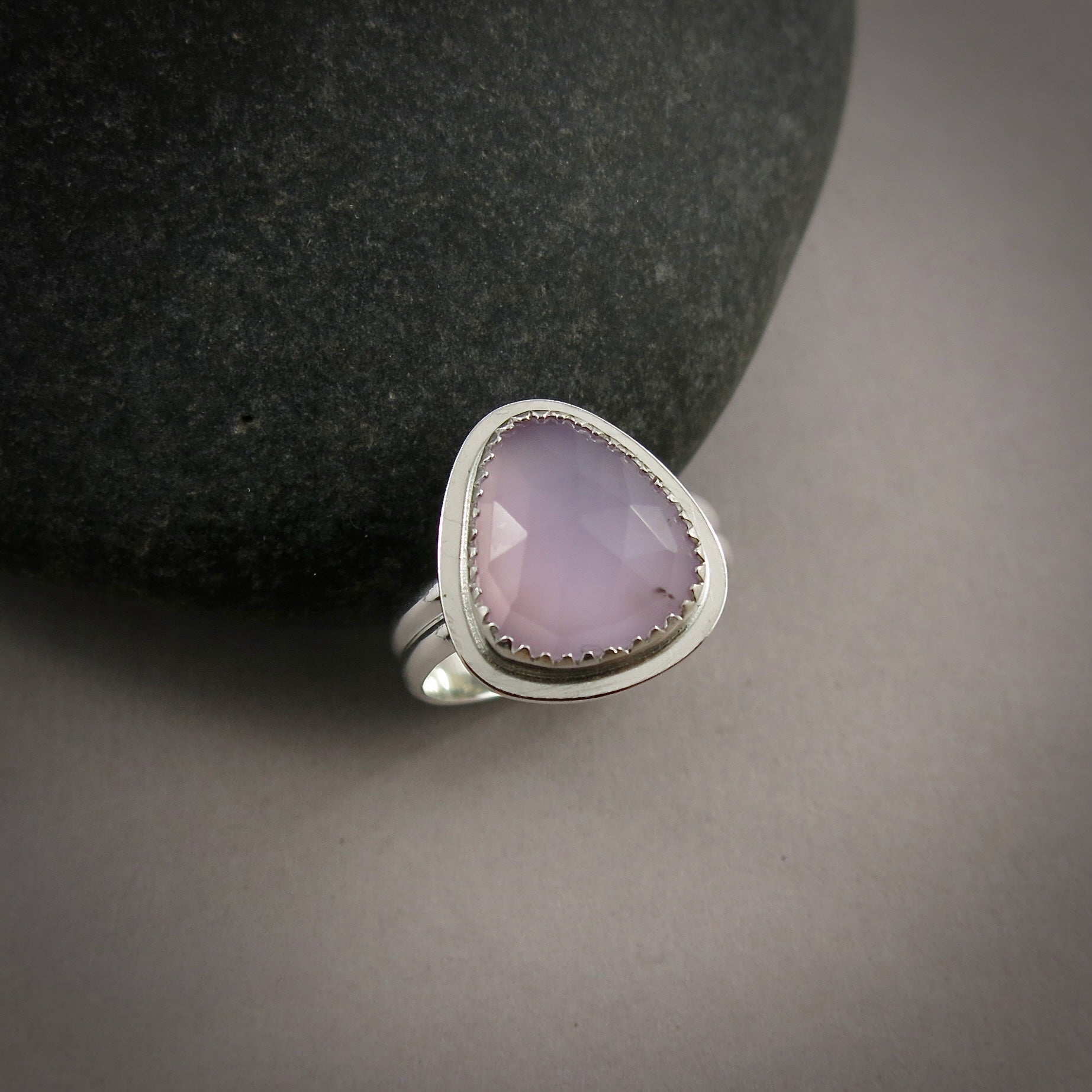 Bague en calcédoine lavande taille rose • Argent sterling • Taille 6,5
