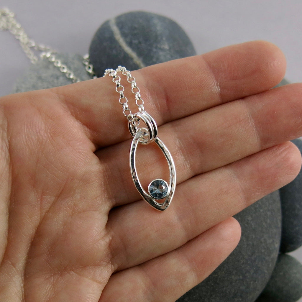 Collier feuille d'argent avec topaze bleue • Collier moderne minimaliste inspiré de la nature