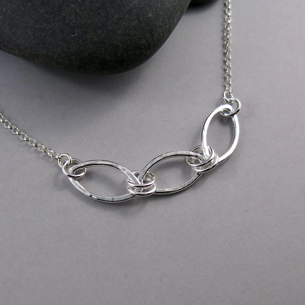 Collier Trio de Feuilles d'Argent • Collier Moderne Minimaliste Inspiré de la Nature