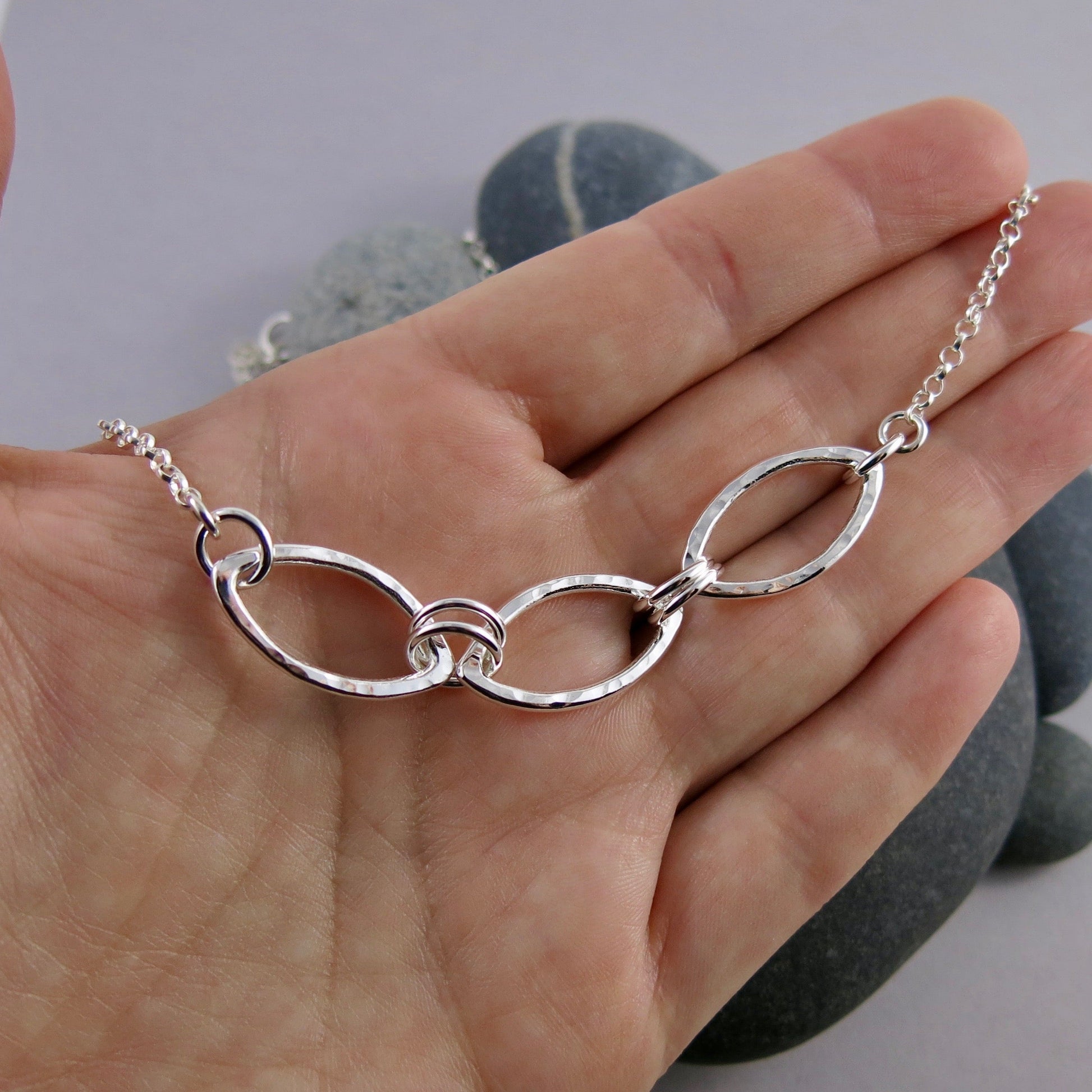 Collier Trio de Feuilles d'Argent • Collier Moderne Minimaliste Inspiré de la Nature