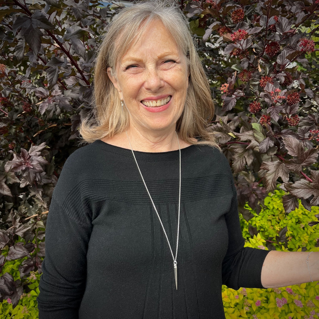 Pendentif à pointe en argent • Long pendentif à pointe en argent massif