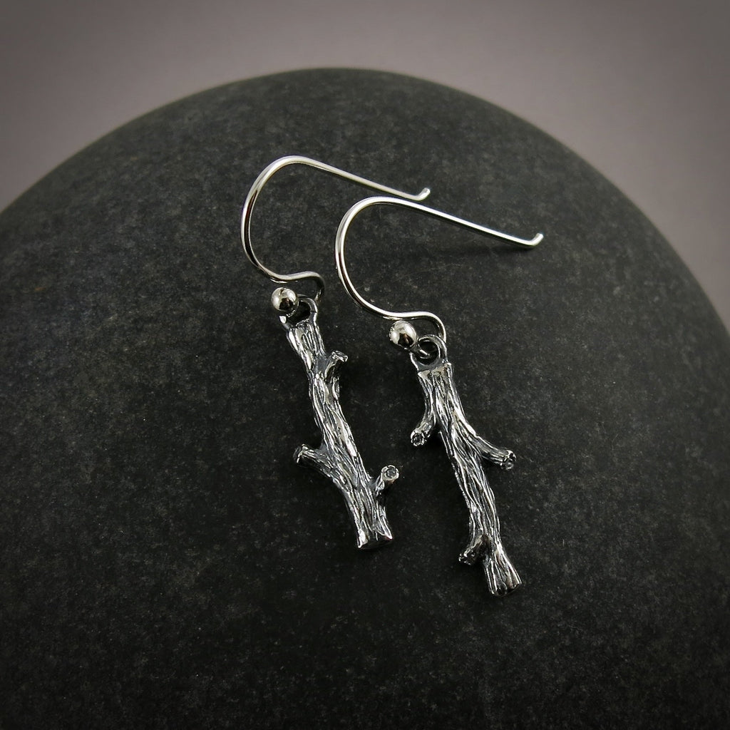 Boucles d'oreilles en brindilles d'argent • Boucles d'oreilles pendantes légères inspirées de la nature