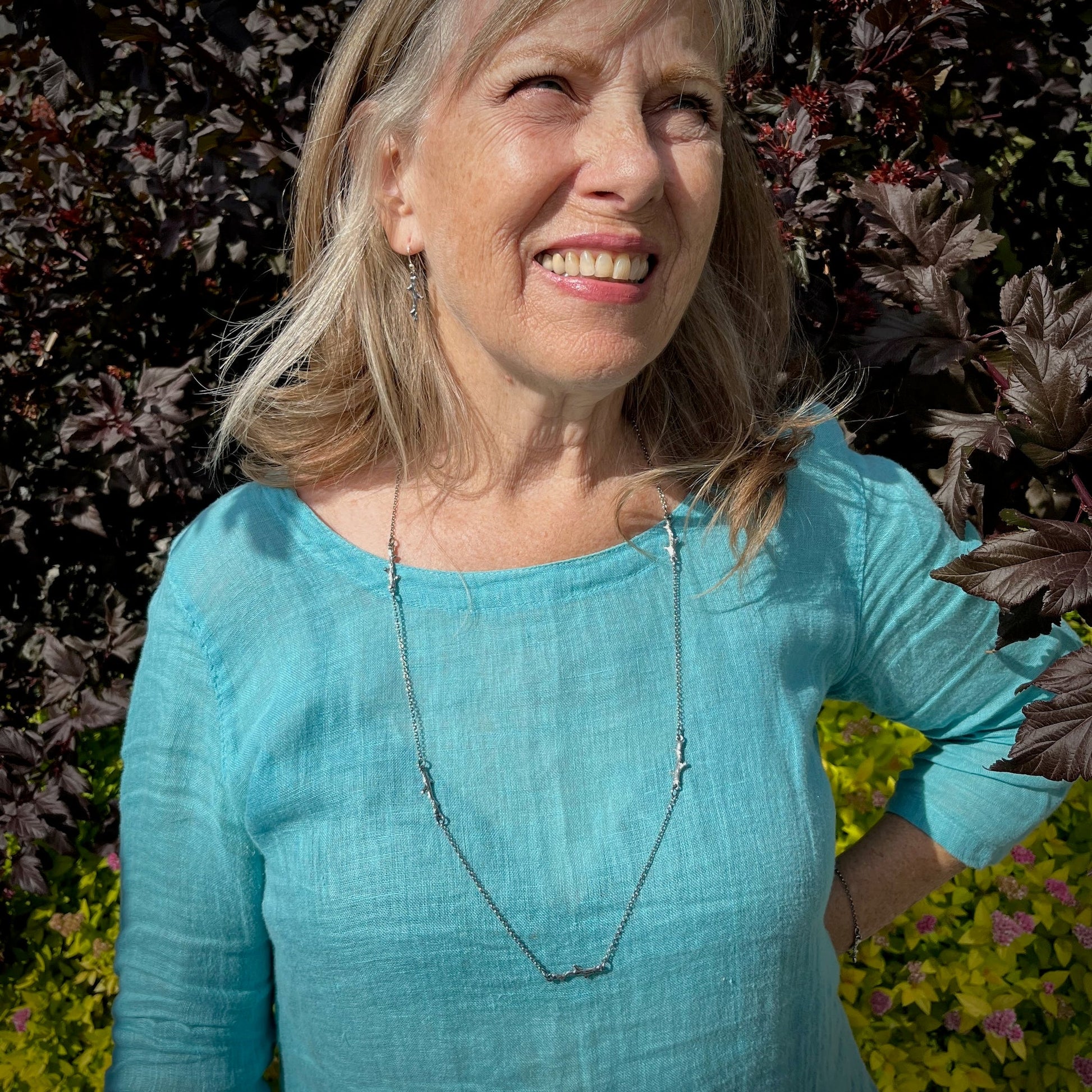 Collier chaîne Silver Twigs Station • Long collier léger à superposer de 30 pouces inspiré de la nature avec des brindilles