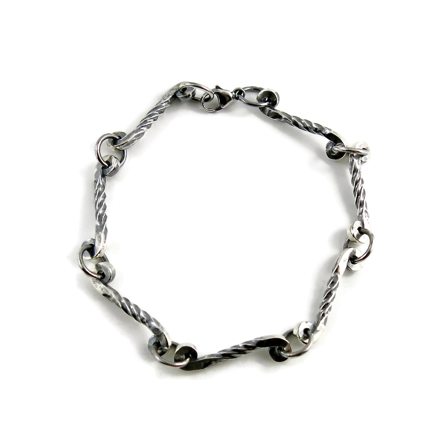 Bracelet à volutes torsadées en argent • Bracelet à maillons torsadés en « fer forgé » léger et unique