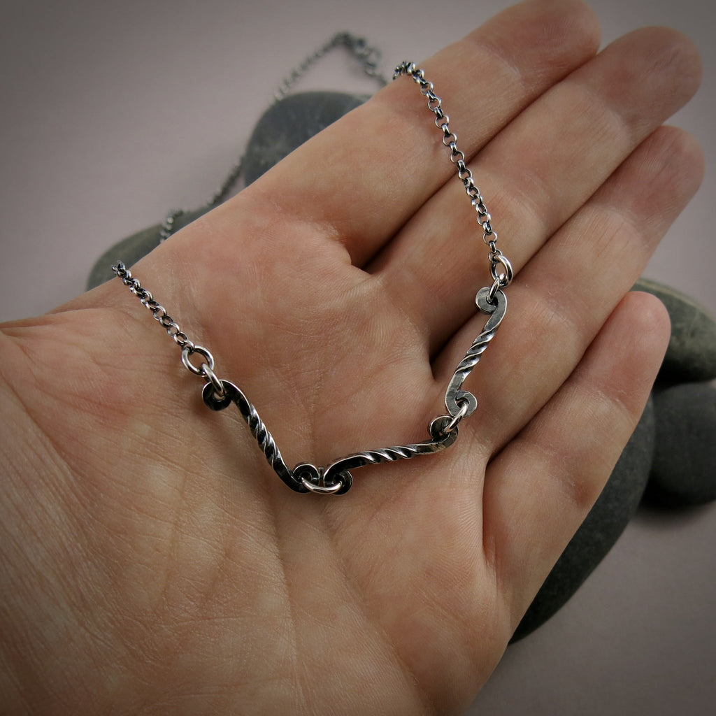 Collier trio de volutes torsadées en argent • Collier trio de volutes torsadées en « fer forgé » unique et léger