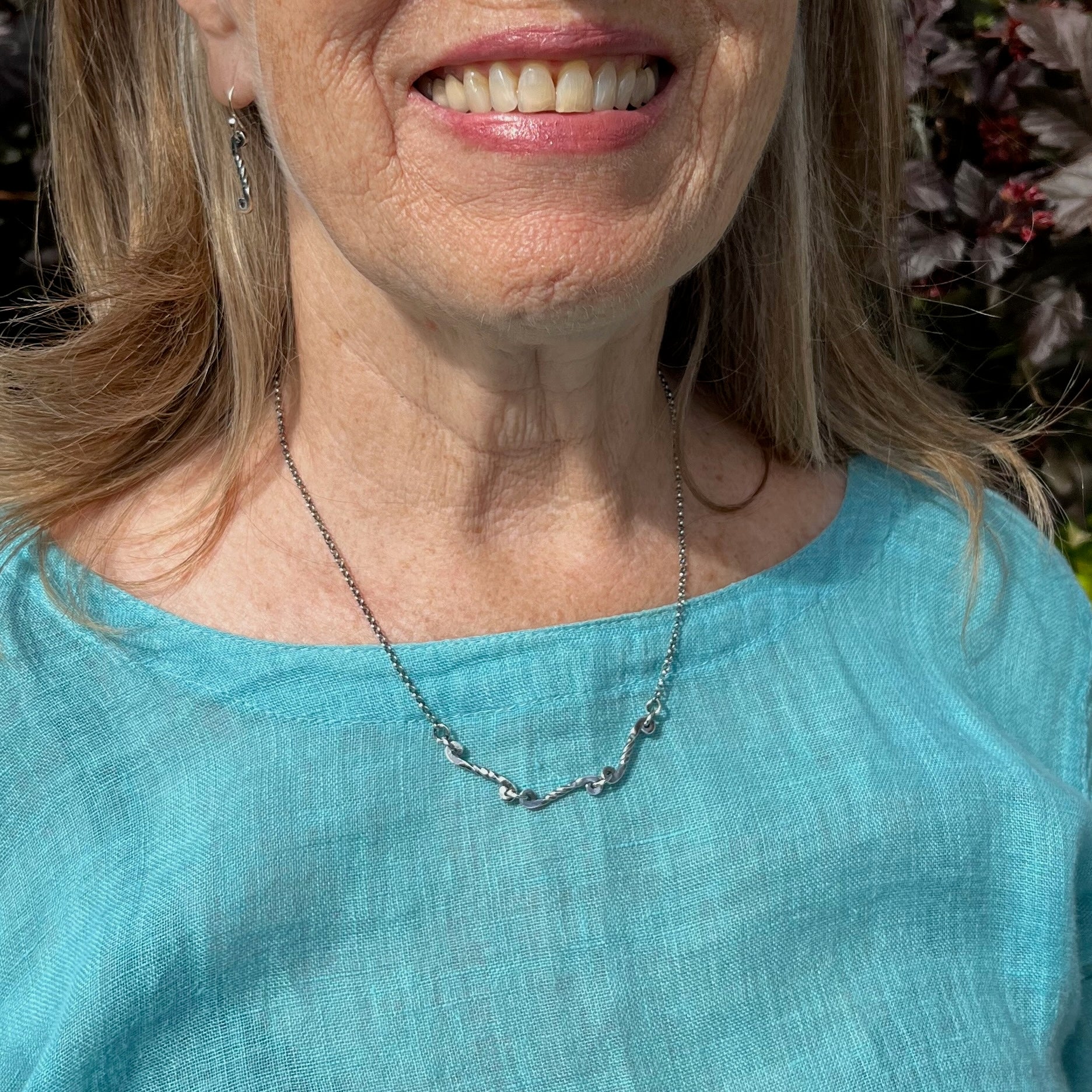 Collier trio de volutes torsadées en argent • Collier trio de volutes torsadées en « fer forgé » unique et léger