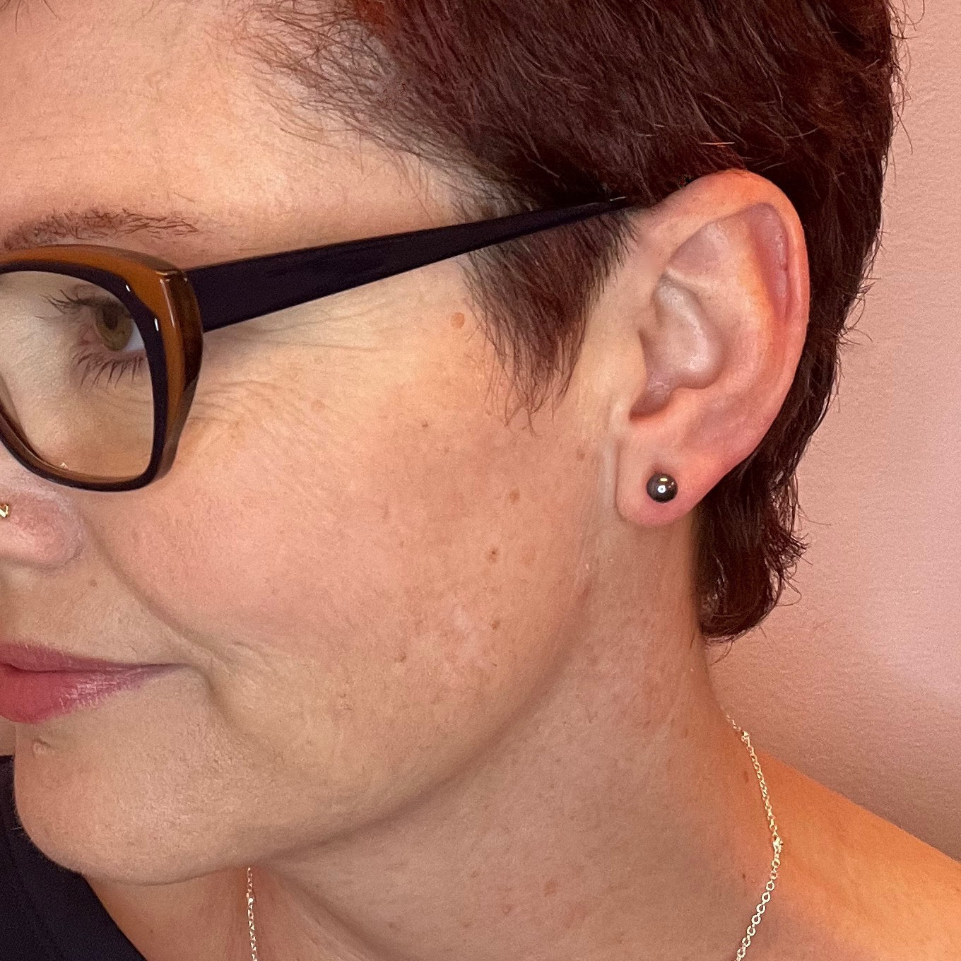 Clous d'oreilles simples en perles • Perles d'eau douce noires et argent sterling