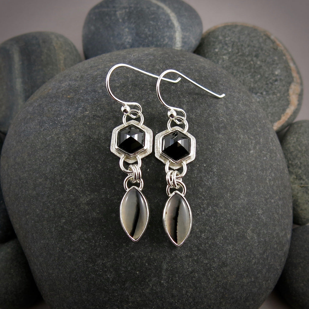 Boucles d'oreilles hexagonales en spinelle et agate du Montana • Argent sterling • Collection Scenic Wonders