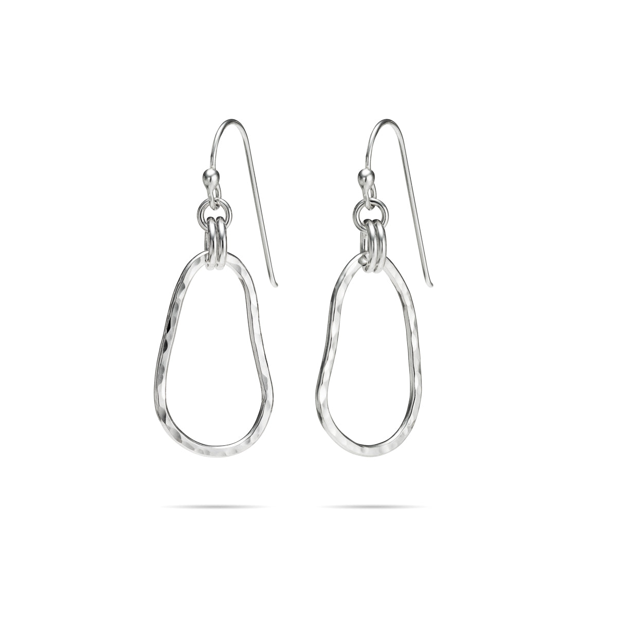 Boucles d'oreilles classiques Coast • Pendantes en argent sterling texturées à marteau