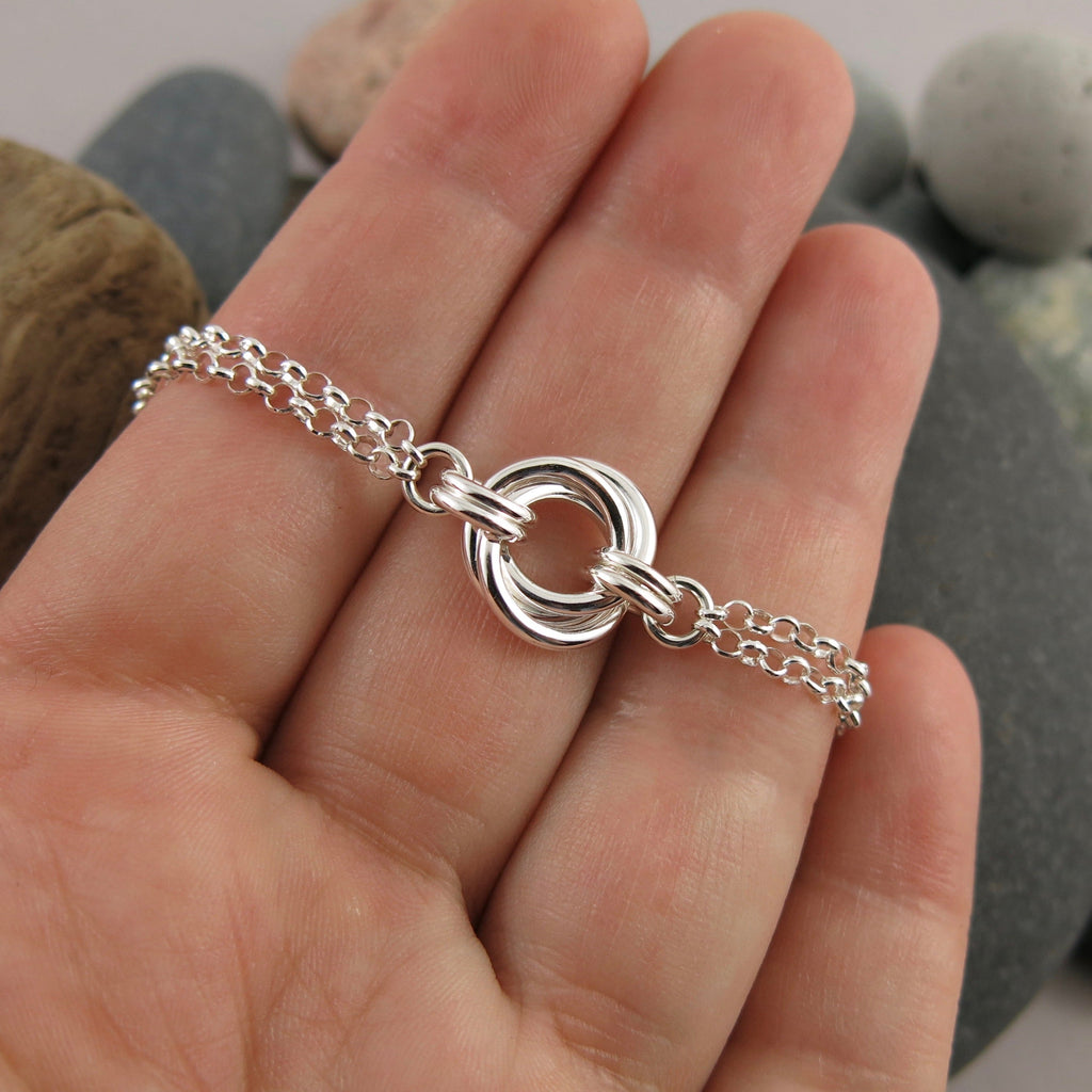 Bracelet nœud d'amour intemporel • Argent sterling avec chaîne double rolo