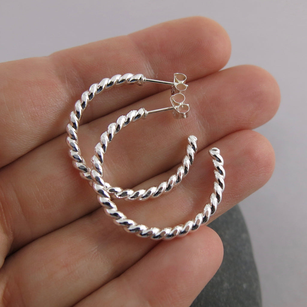 Boucles d'oreilles créoles ouvertes • Créoles torsadées en argent sterling
