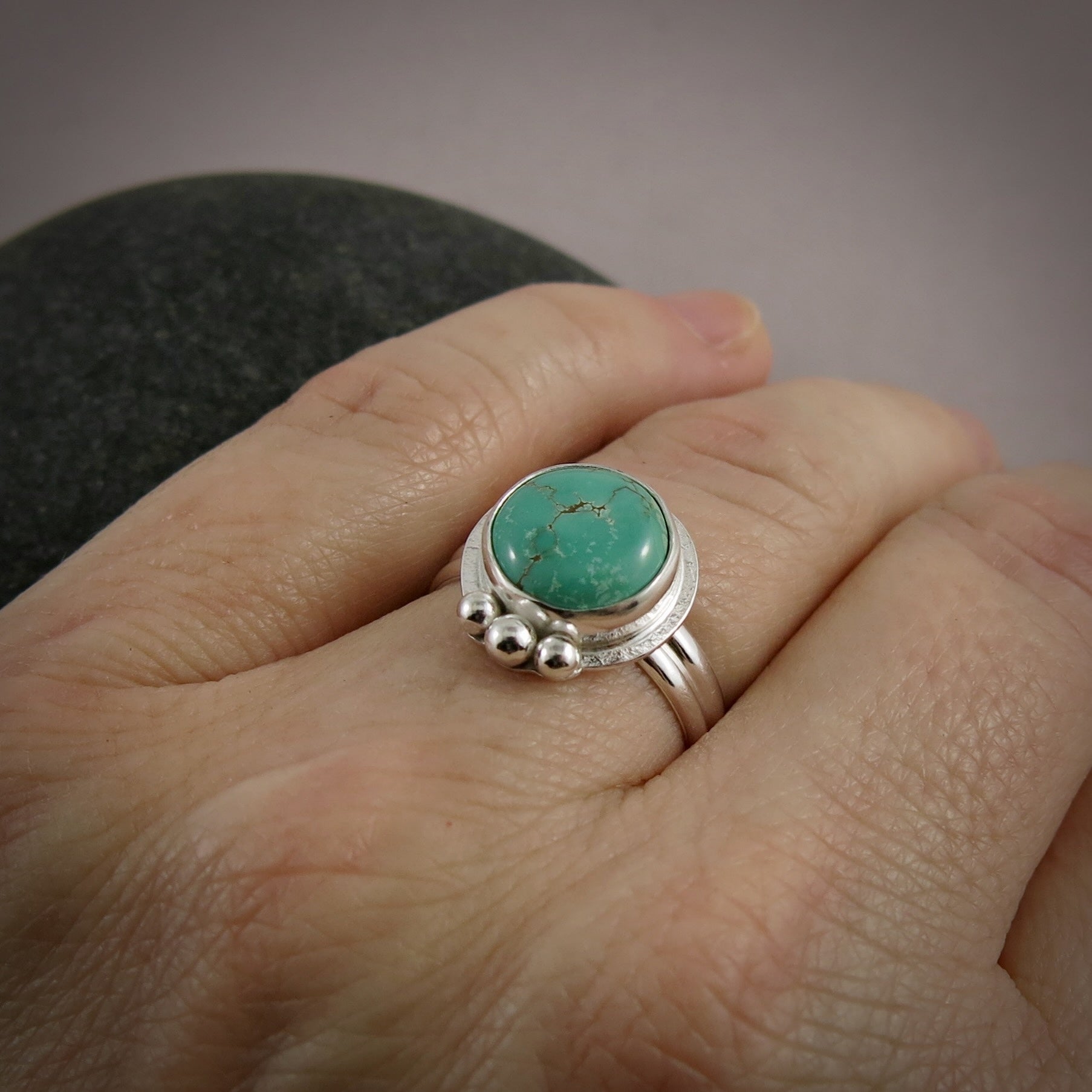 Bague halo turquoise tibétaine • Argent sterling • Taille 8 • Collection Turquoise Bliss