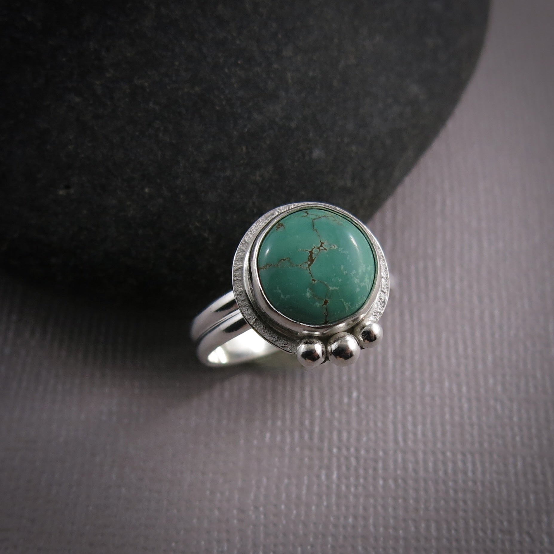 Bague halo turquoise tibétaine • Argent sterling • Taille 8 • Collection Turquoise Bliss