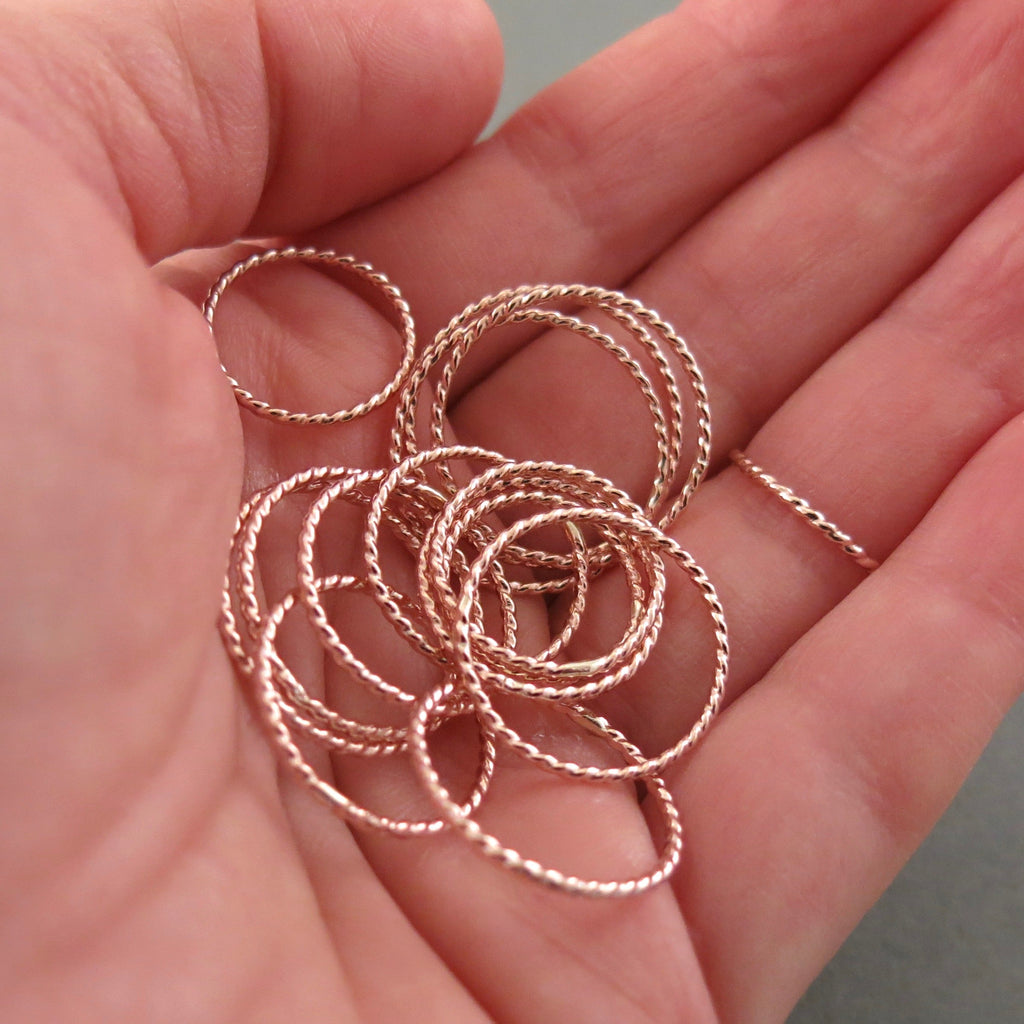 Bague empilable torsadée • Or rose 14 carats