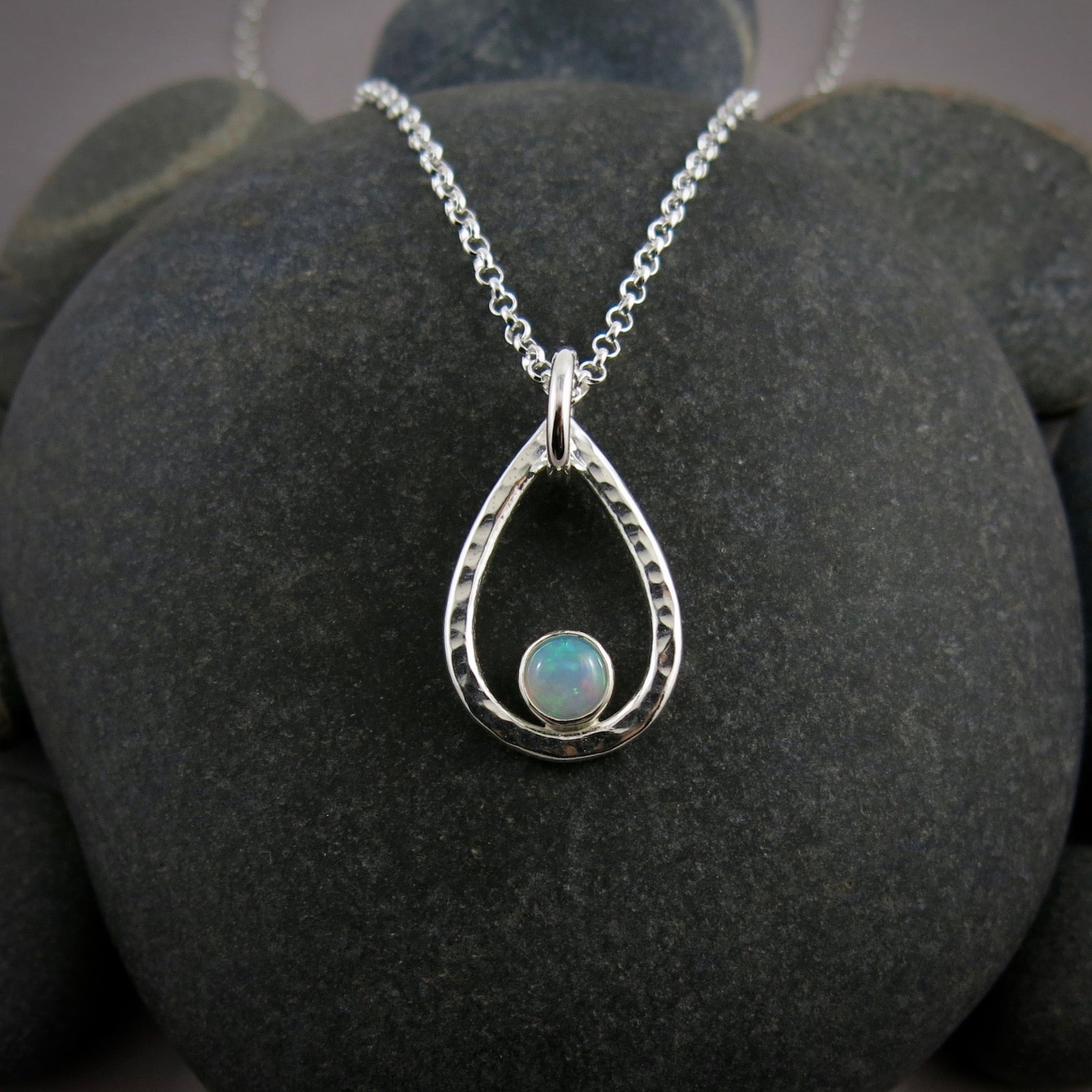 Collier goutte d'opale Welo • Argent sterling • Collection Opulent Opals