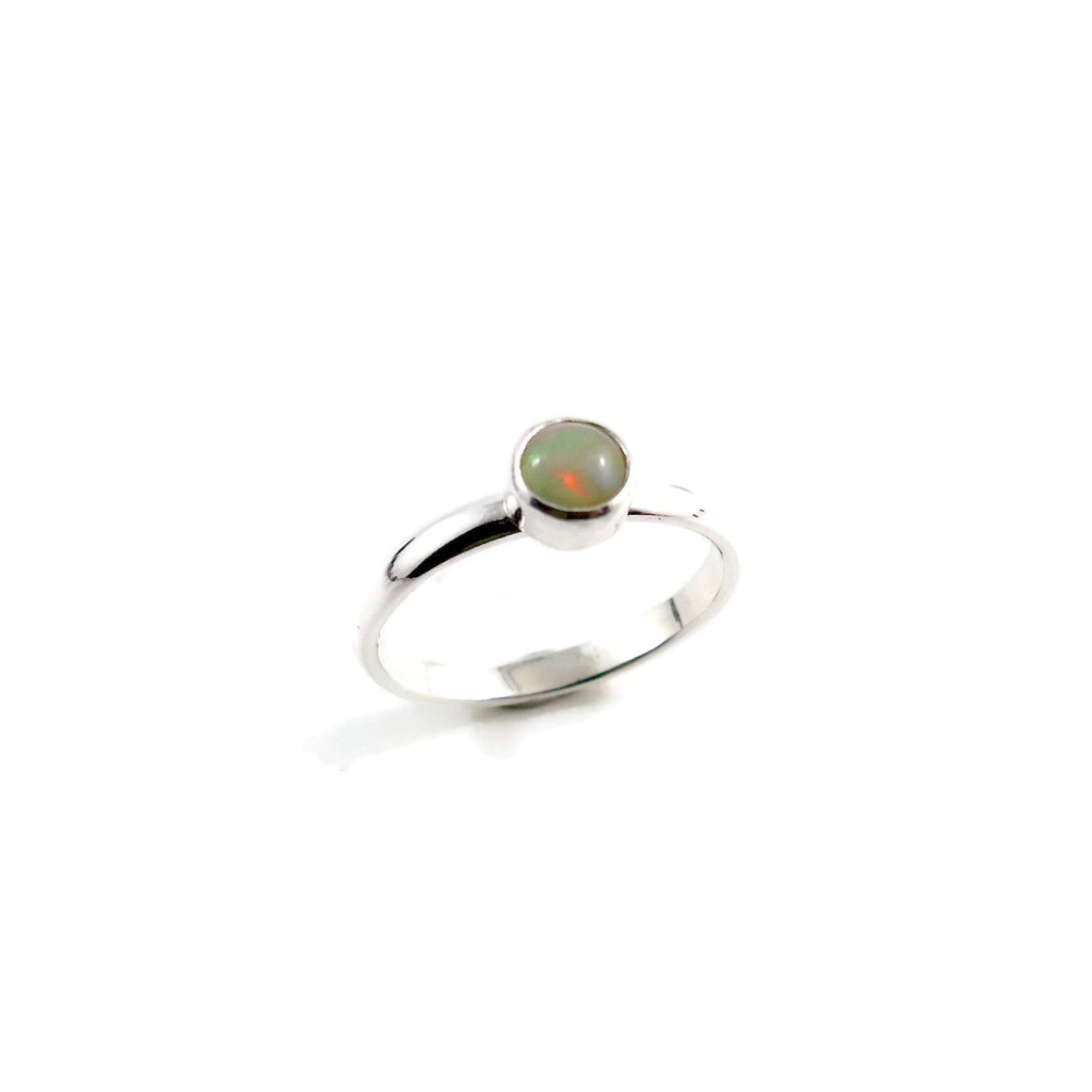 Bague empilable en opale Welo • Argent sterling • Collection Opulent Opals