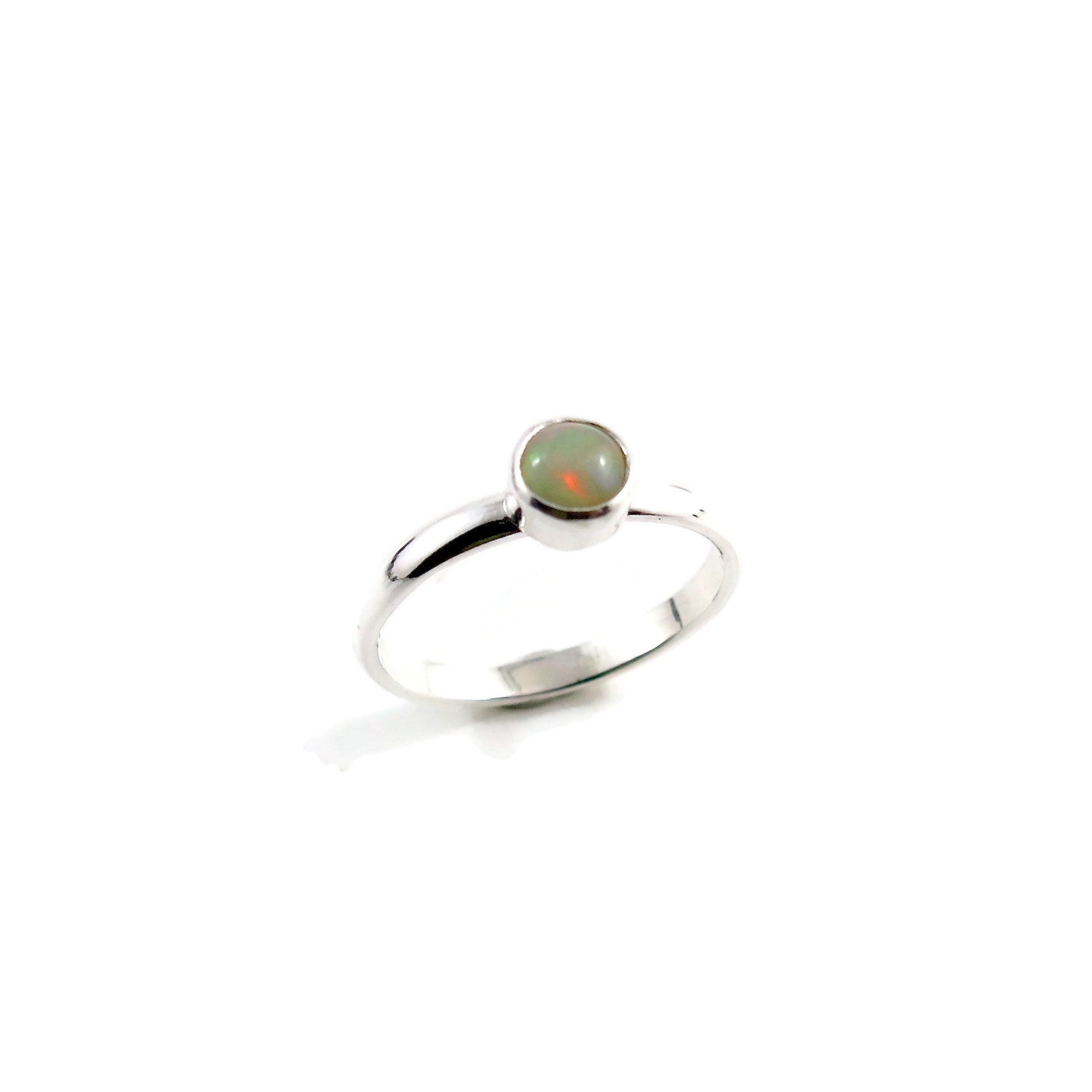 Bague empilable en opale Welo • Argent sterling • Collection Opulent Opals