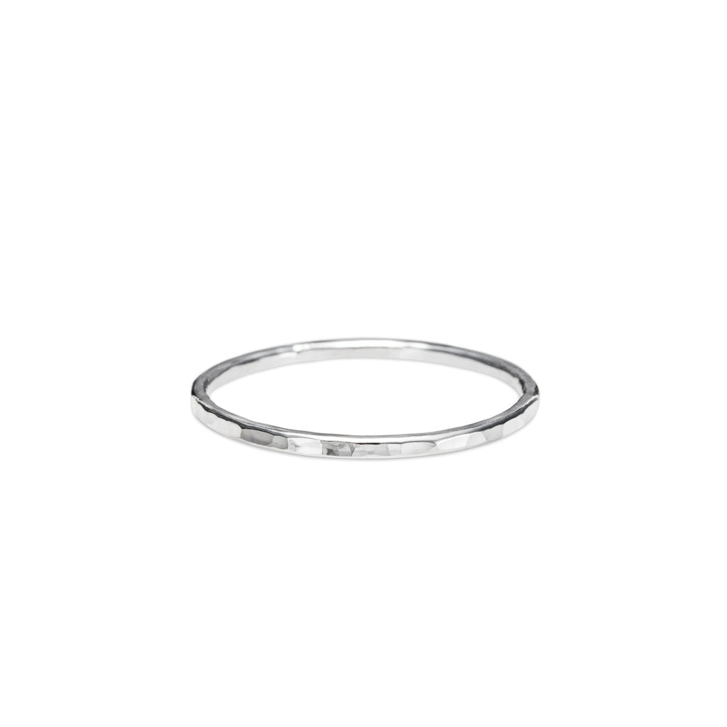Bague empilable texturée martelée • Argent sterling